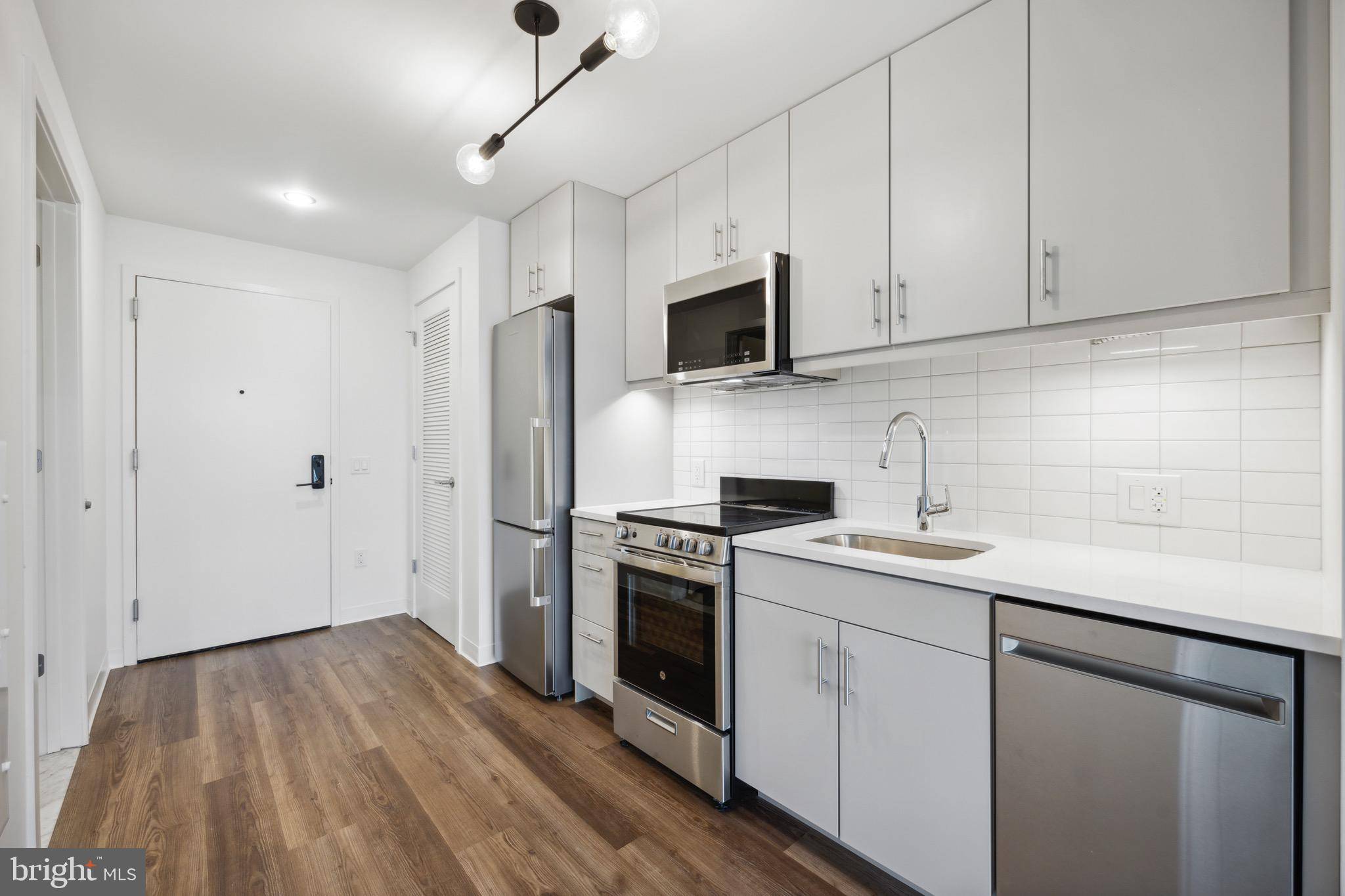 Philadelphia, PA 19123,569 N 5TH STREET #325