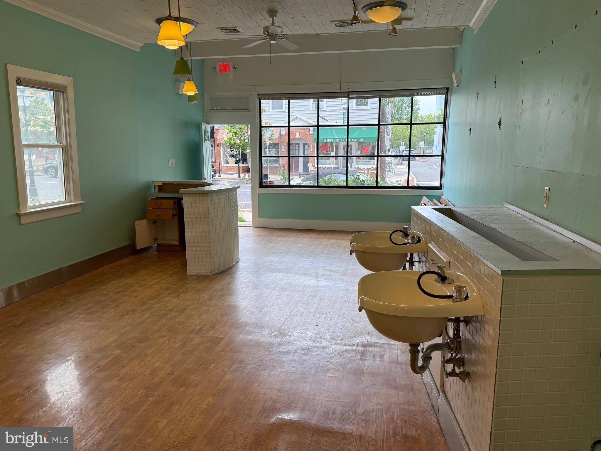 Pennington, NJ 08534,17 N MAIN ST