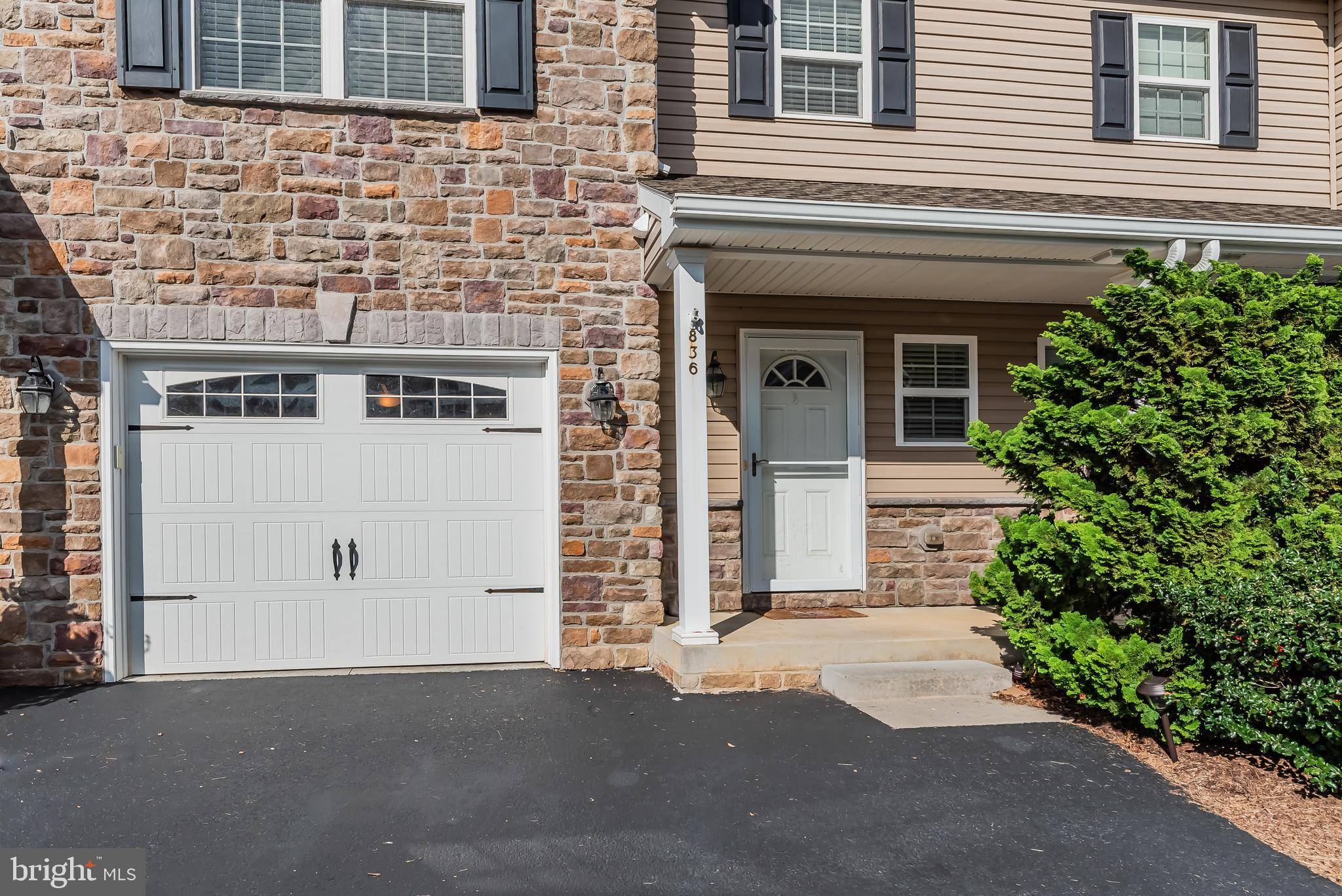 Mechanicsburg, PA 17055,836 SPRING ROCK CT