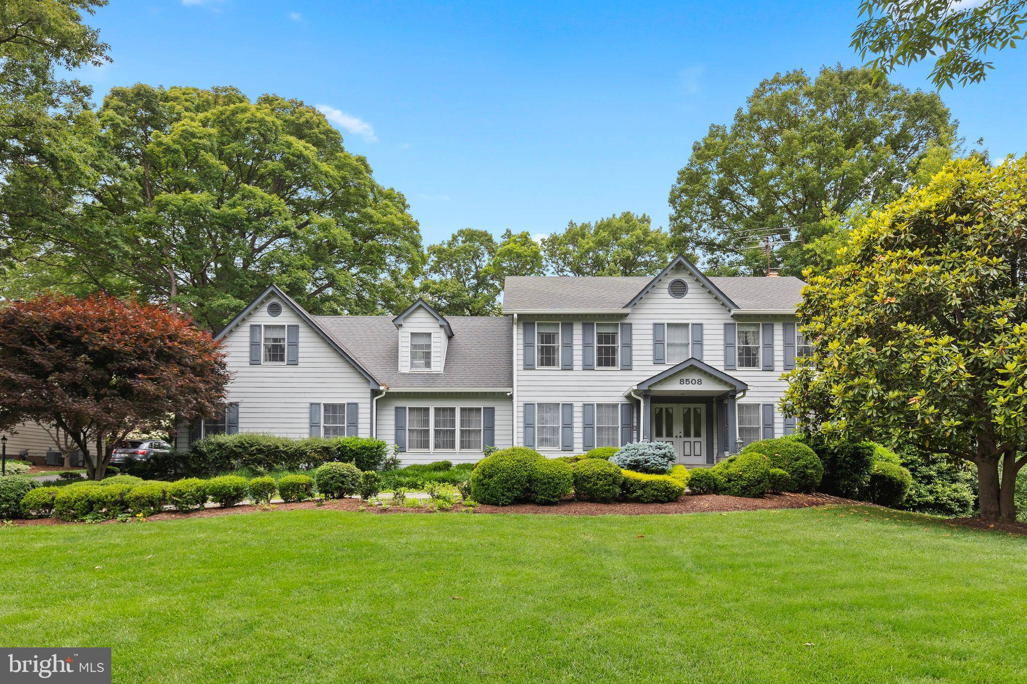 Annandale, VA 22003,8508 ARDFOUR LN