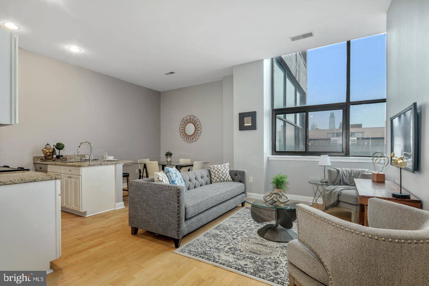 Philadelphia, PA 19106,315 ARCH ST #406