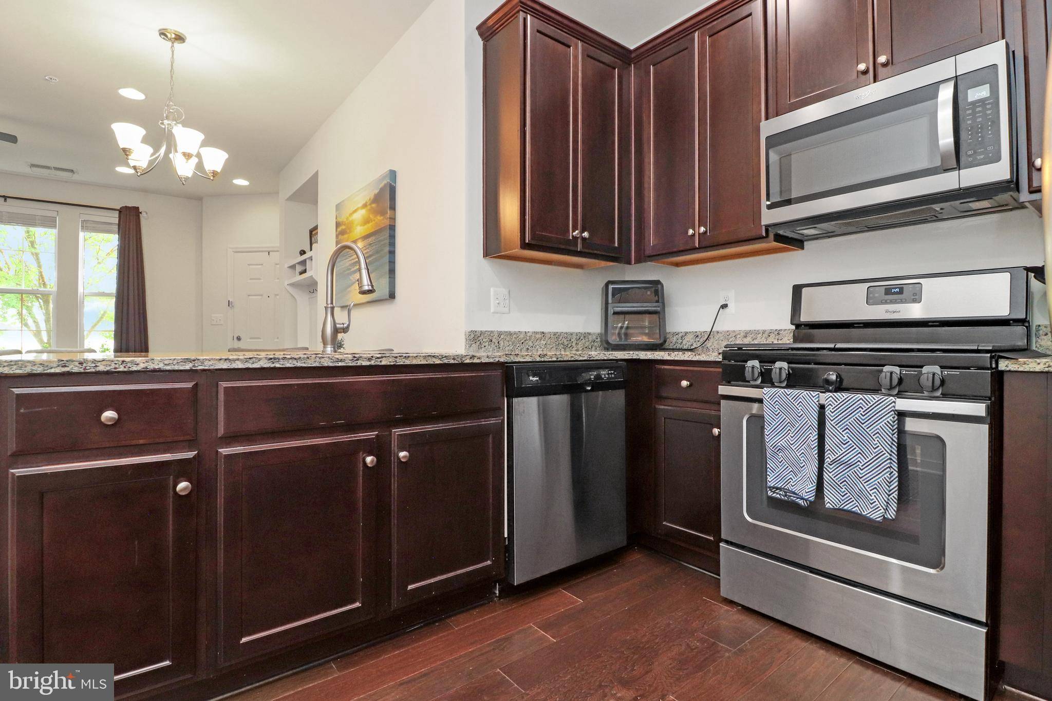 Chantilly, VA 20152,44083 PEIROSA