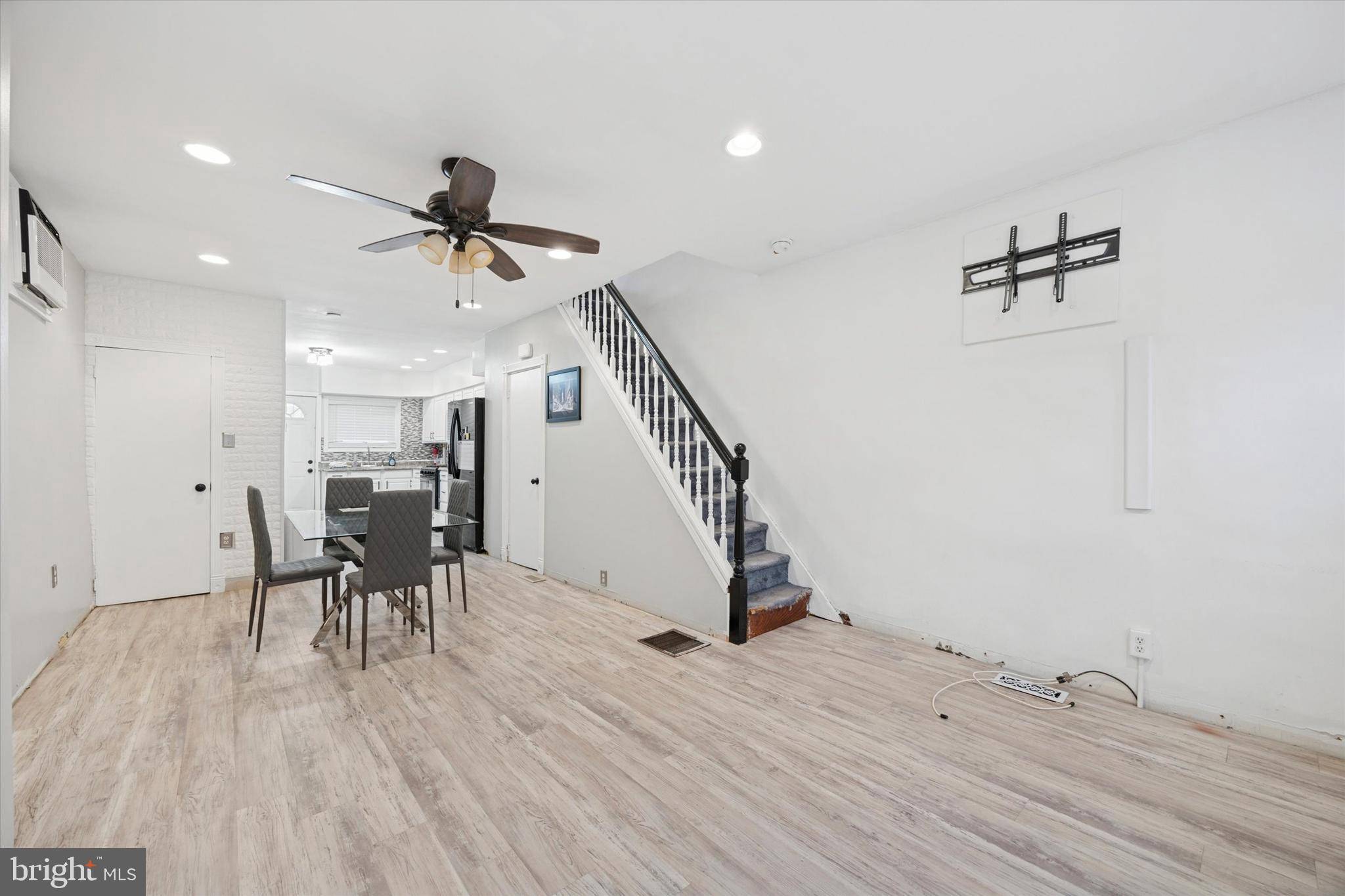 Philadelphia, PA 19145,2609 S HICKS ST