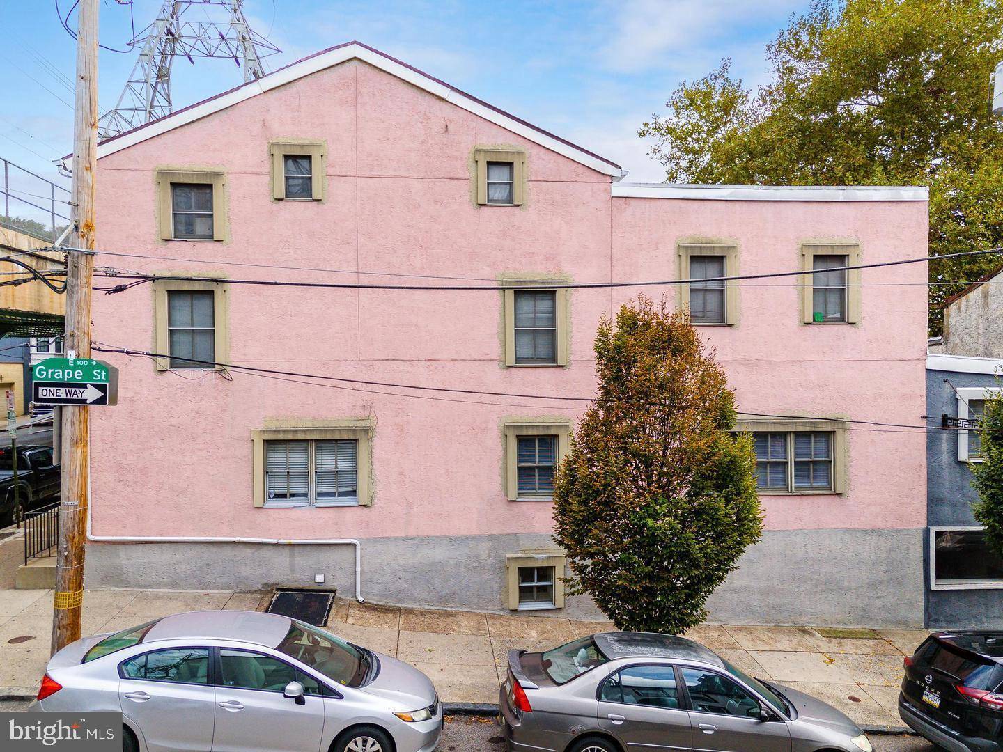 Philadelphia, PA 19127,4338 CRESSON ST