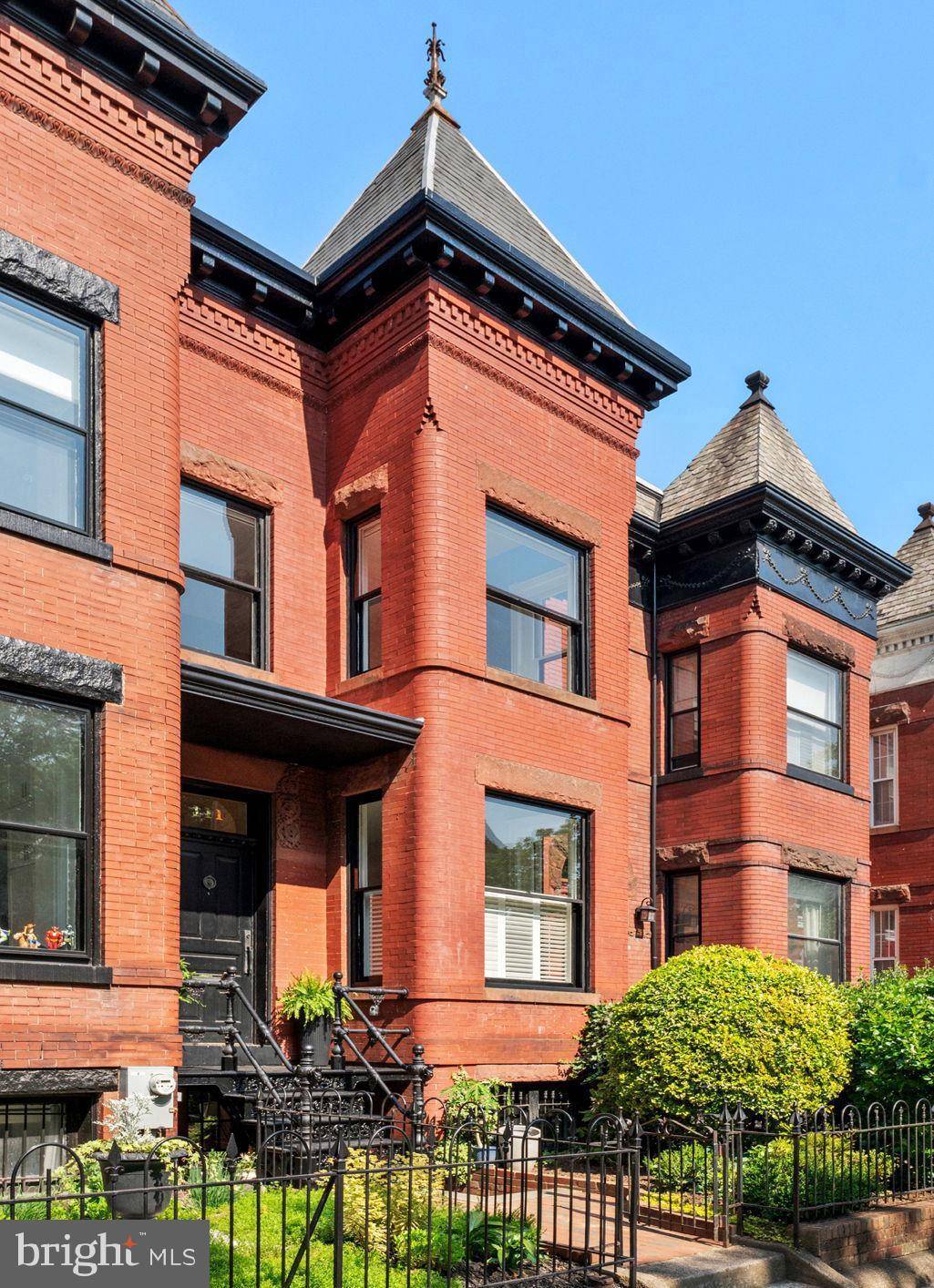 Washington, DC 20003,111 8TH ST SE