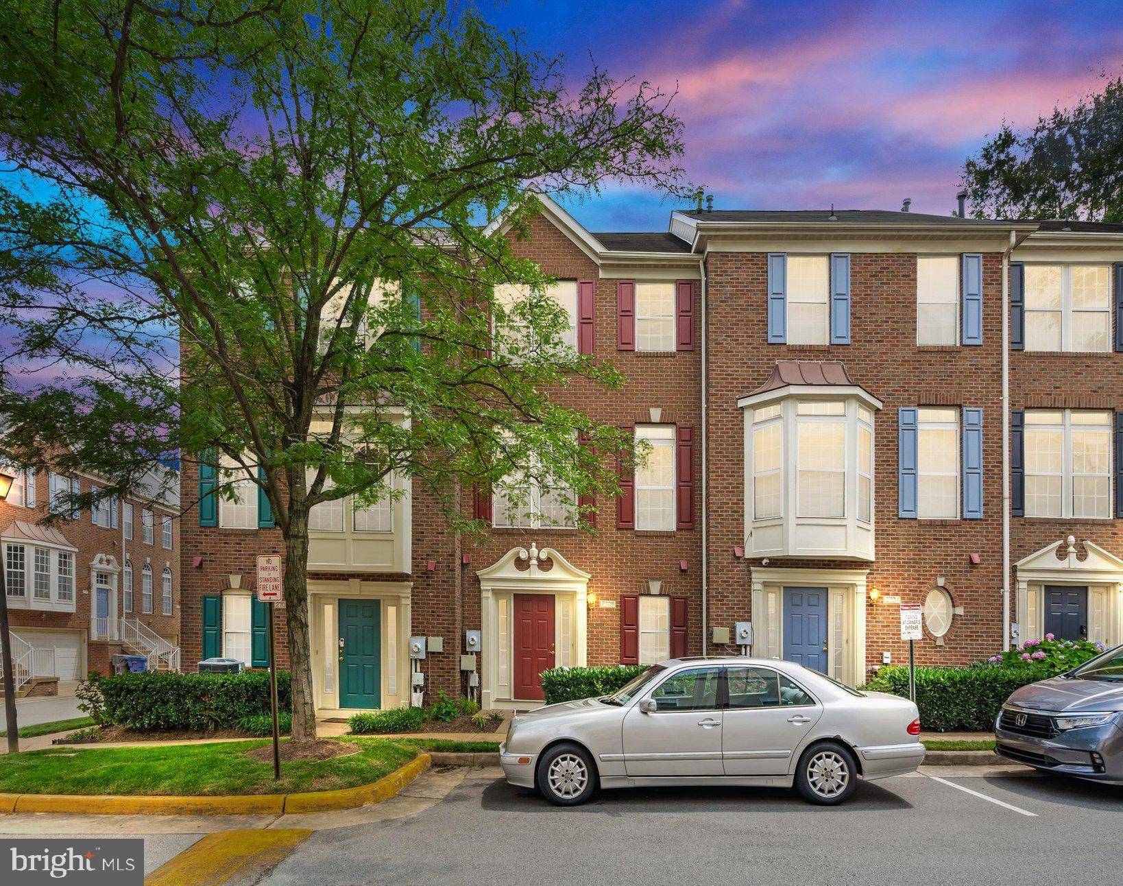 Vienna, VA 22180,2706 MANHATTAN PL