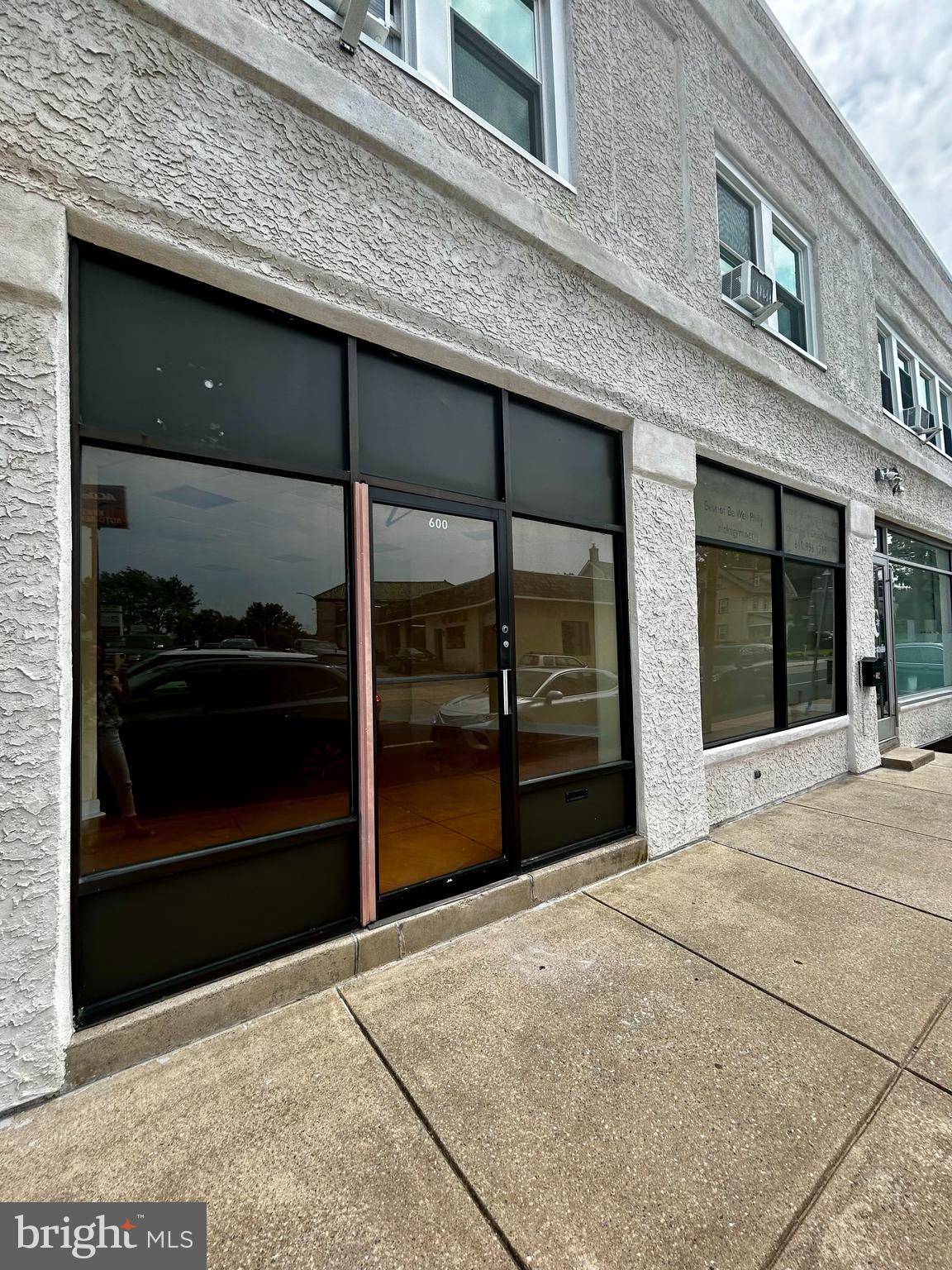 Bryn Mawr, PA 19010,658 W LANCASTER AVE