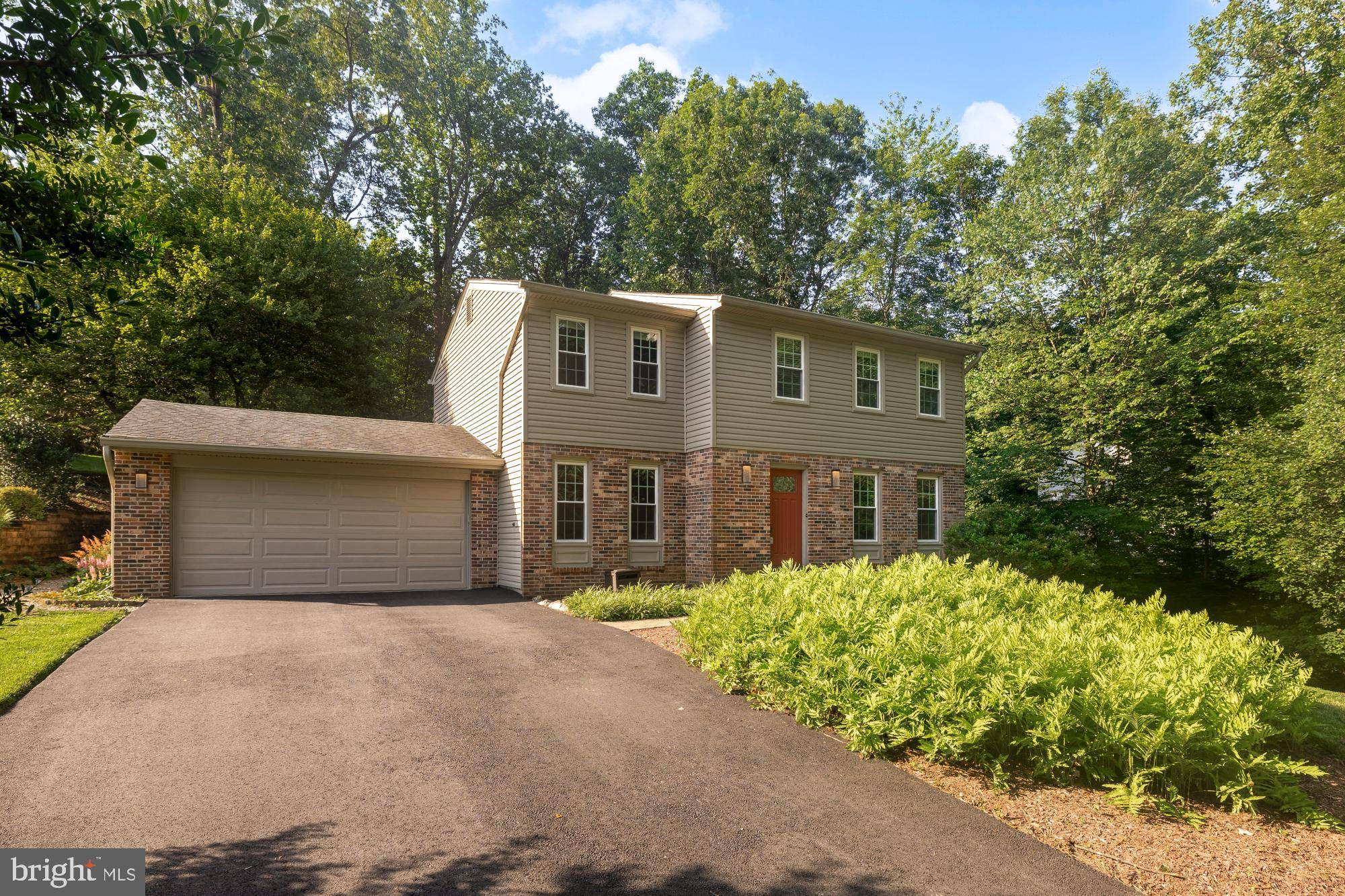 Herndon, VA 20171,12141 WESTWOOD HILLS DR