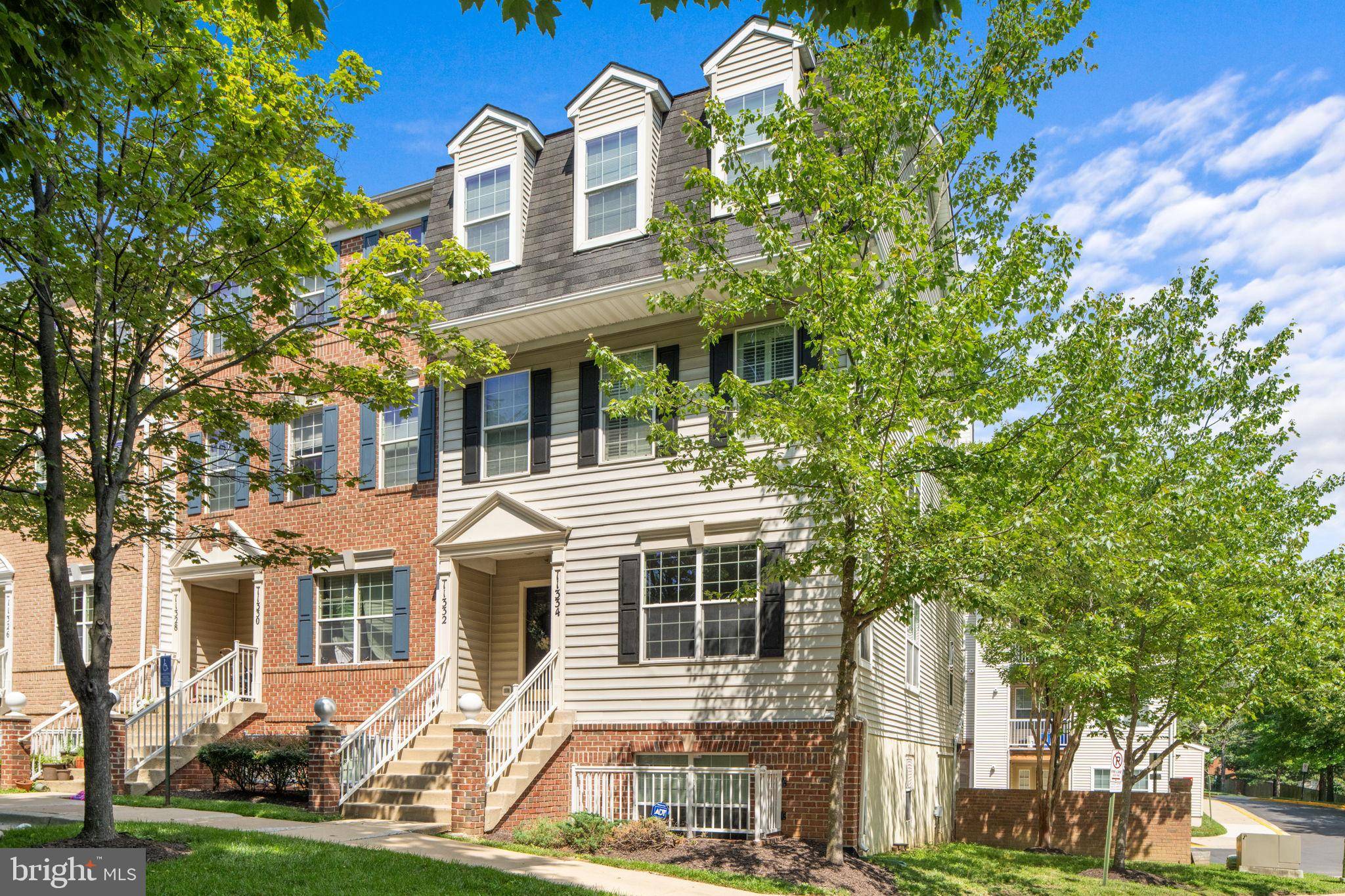 Wheaton, MD 20902,11334 KING GEORGE DR #11