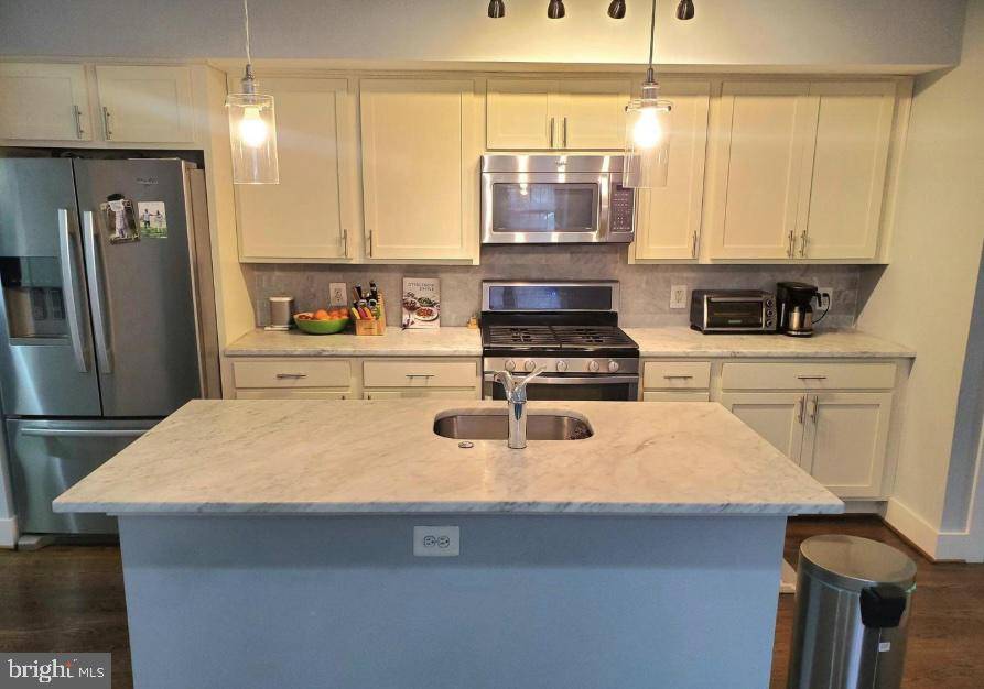 Washington, DC 20009,1480 HARVARD ST NW #1