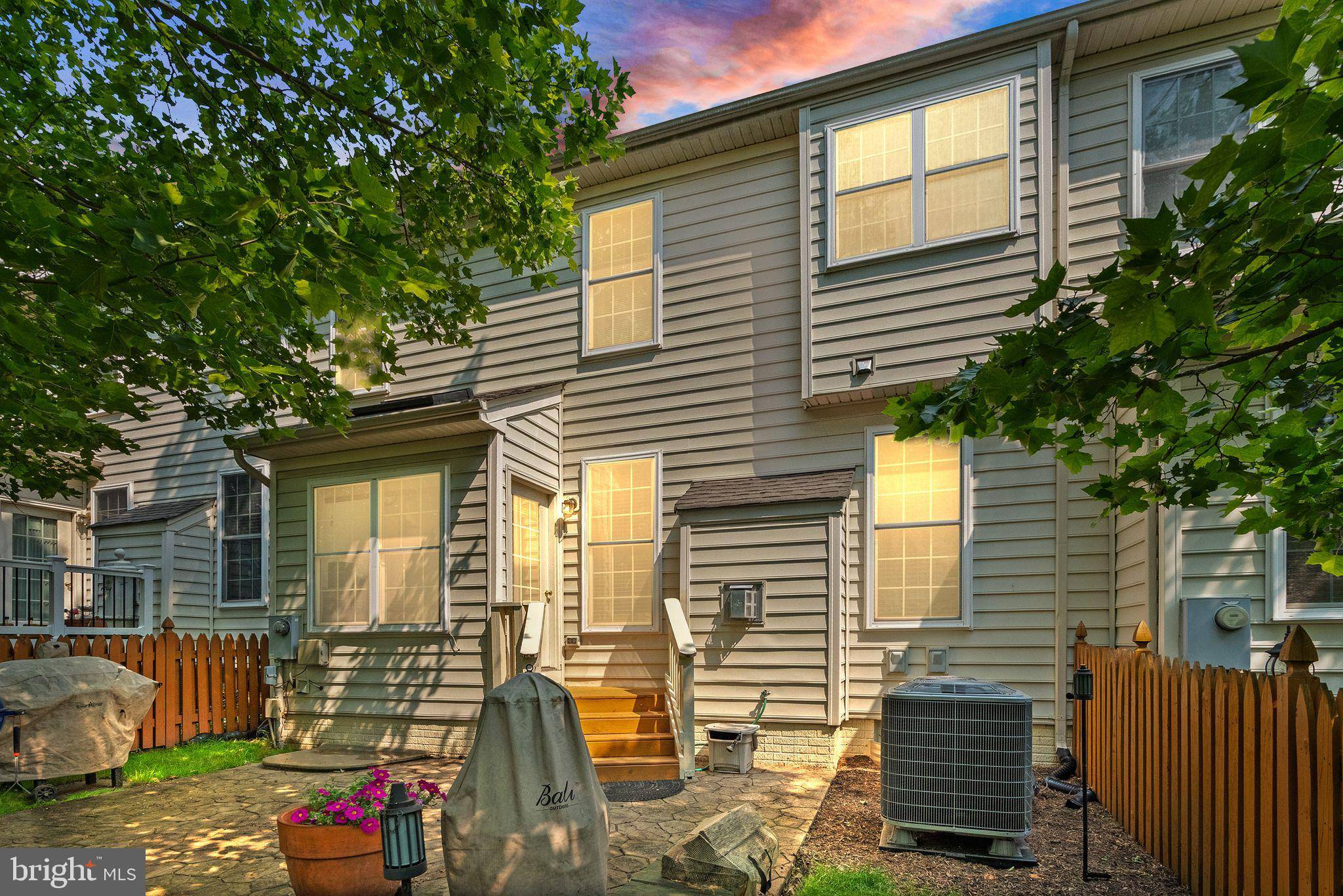 Haymarket, VA 20169,15831 FOURMILE CREEK CT