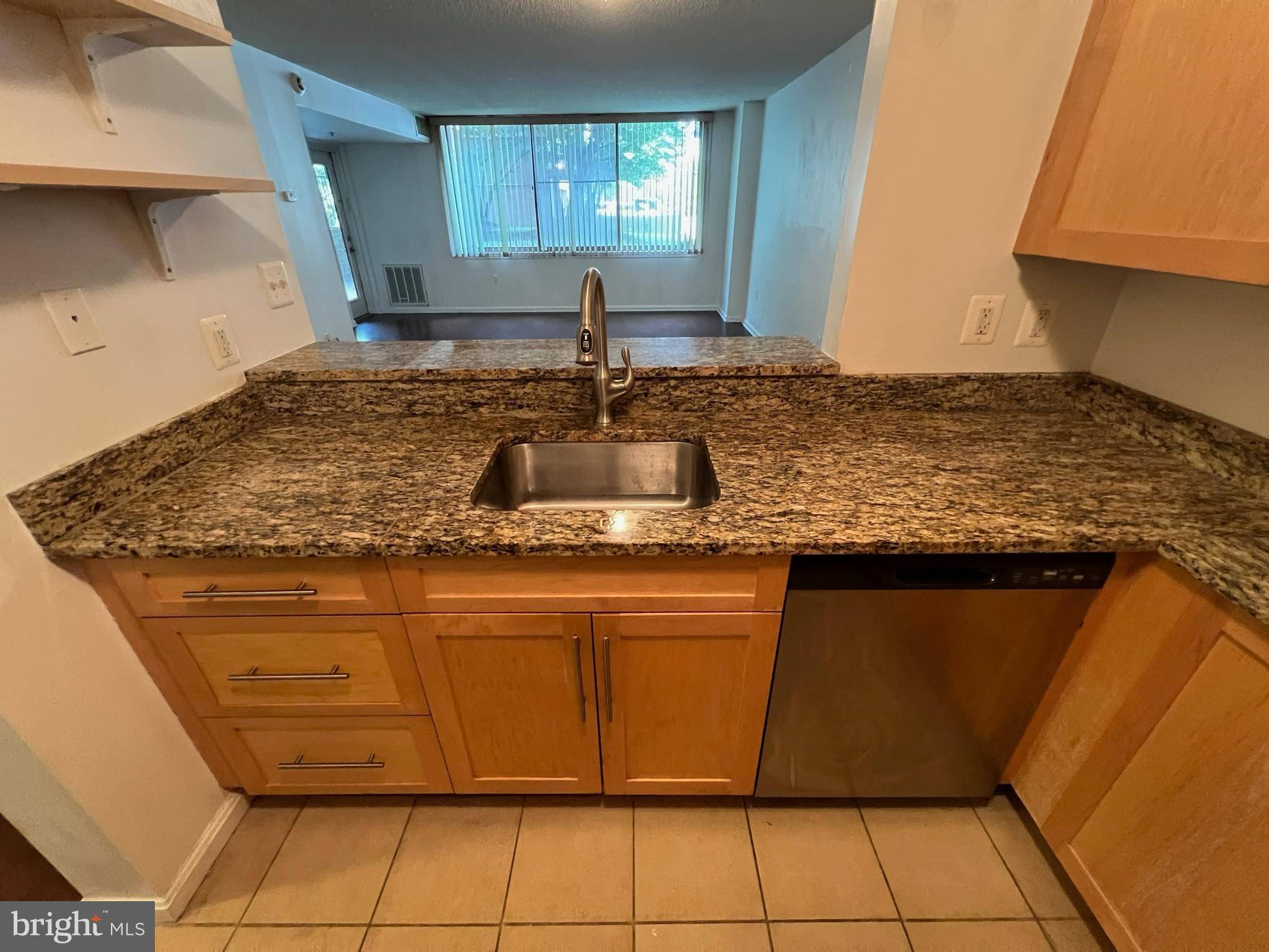 Rockville, MD 20852,10101 GROSVENOR PL #L08