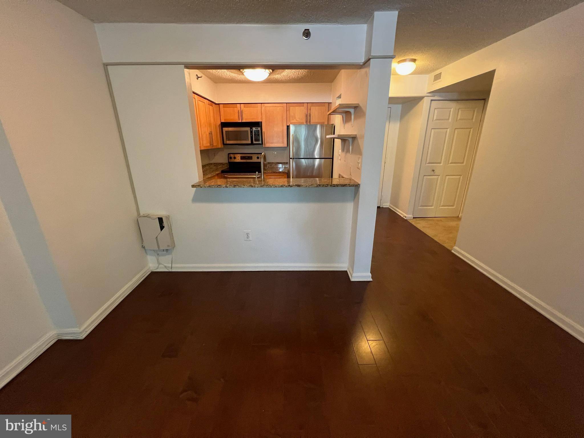 Rockville, MD 20852,10101 GROSVENOR PL #L08