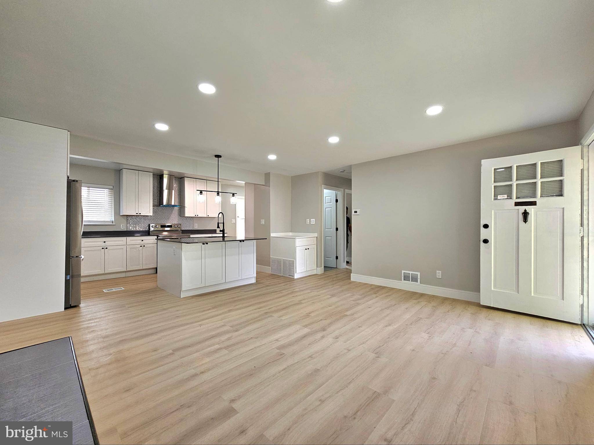 Arlington, VA 22205,2115 N HARRISON ST