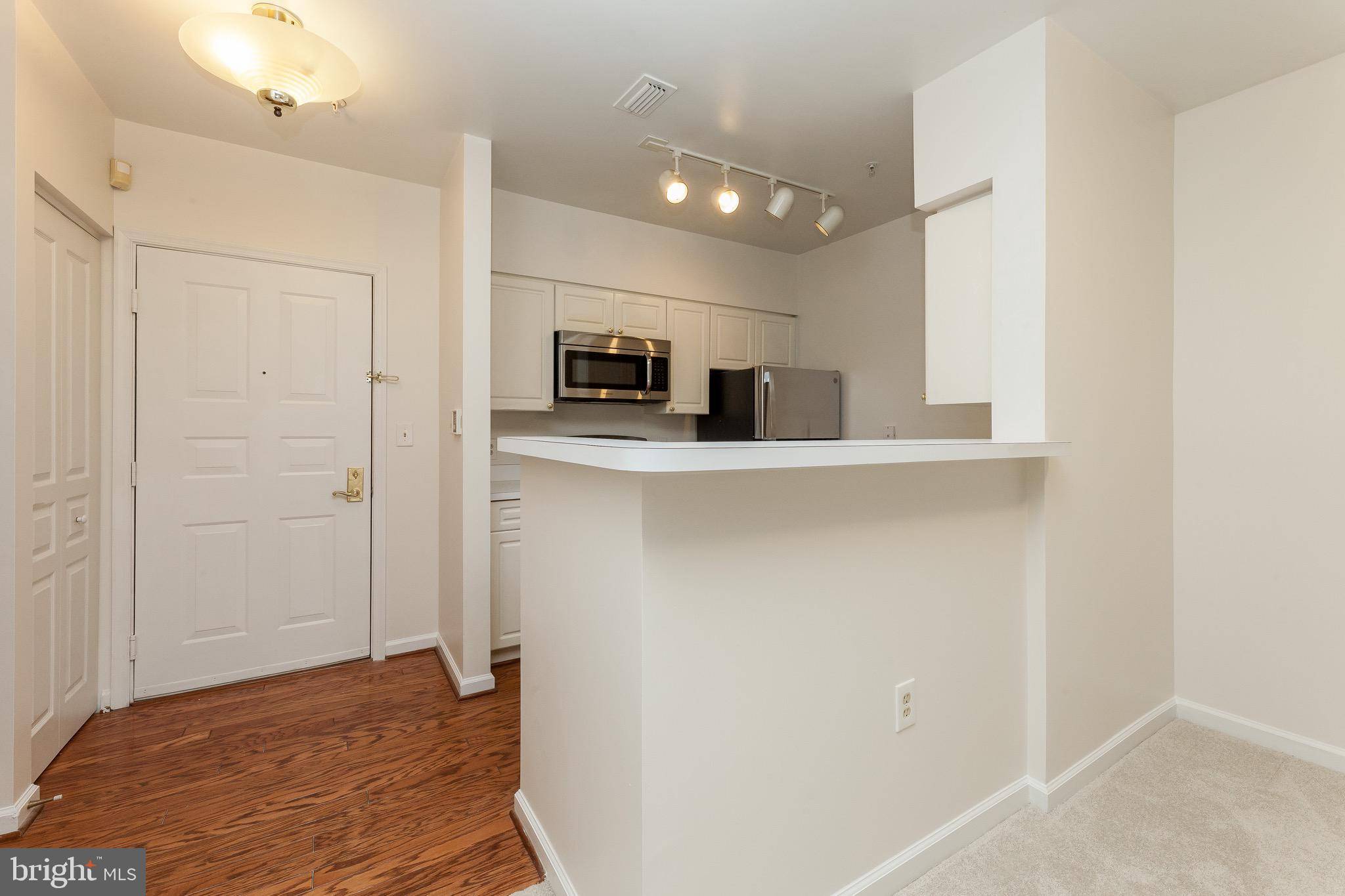 Herndon, VA 20170,2204 WESTCOURT LN #201