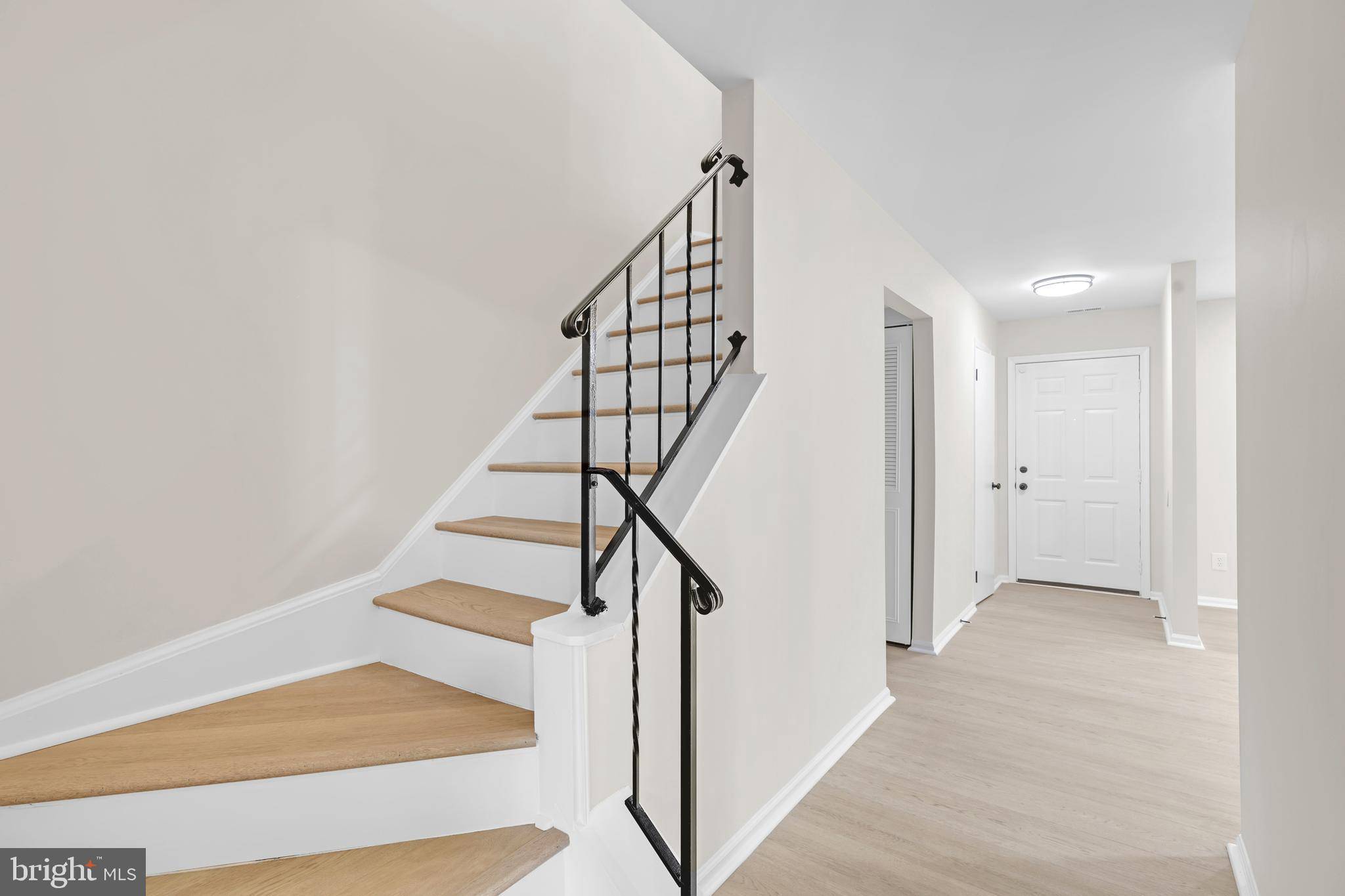 Chantilly, VA 20151,4190 PLEASANT MEADOW CT #102B