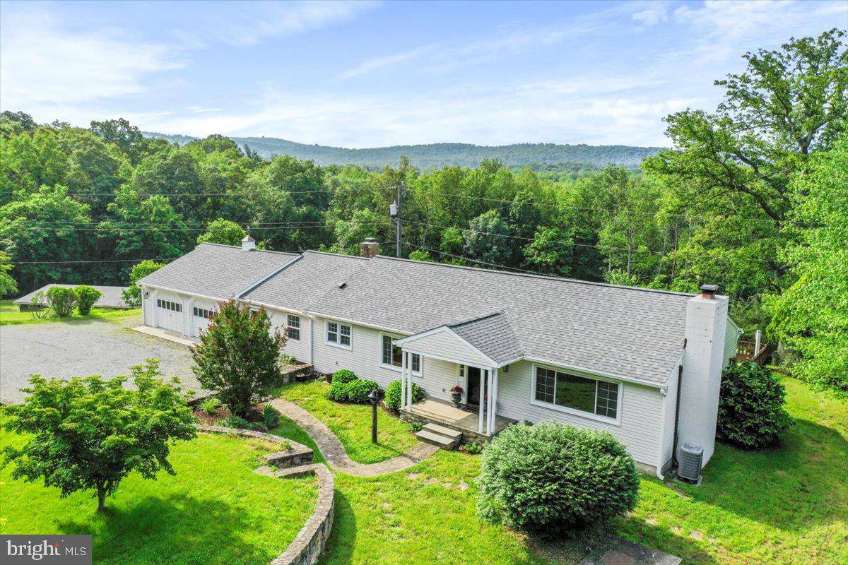 The Plains, VA 20198,6025 COON TREE RD