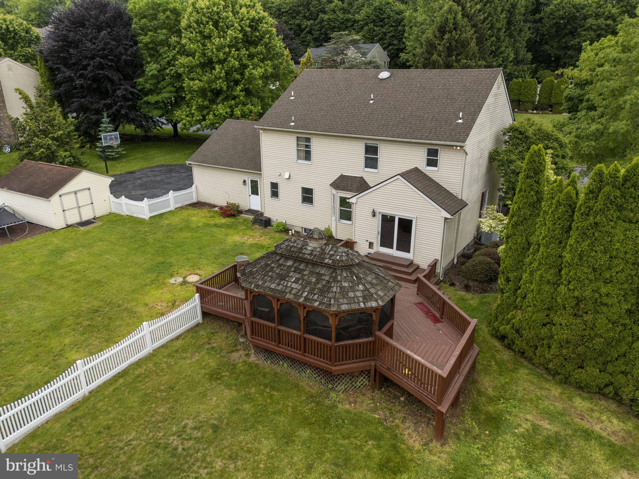 Nazareth, PA 18064,5753 SHADY LN