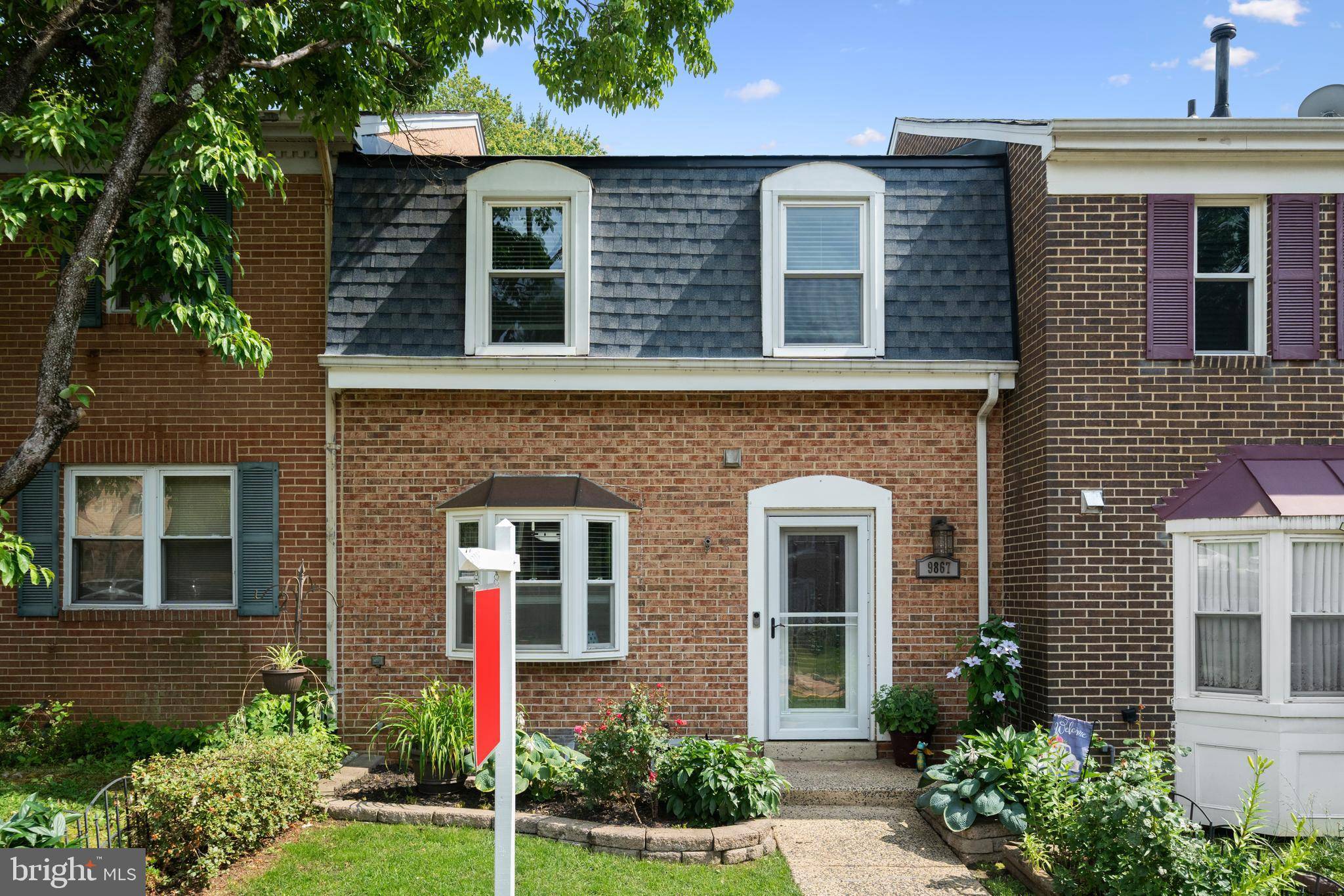 Burke, VA 22015,9867 LAKEPOINTE DR
