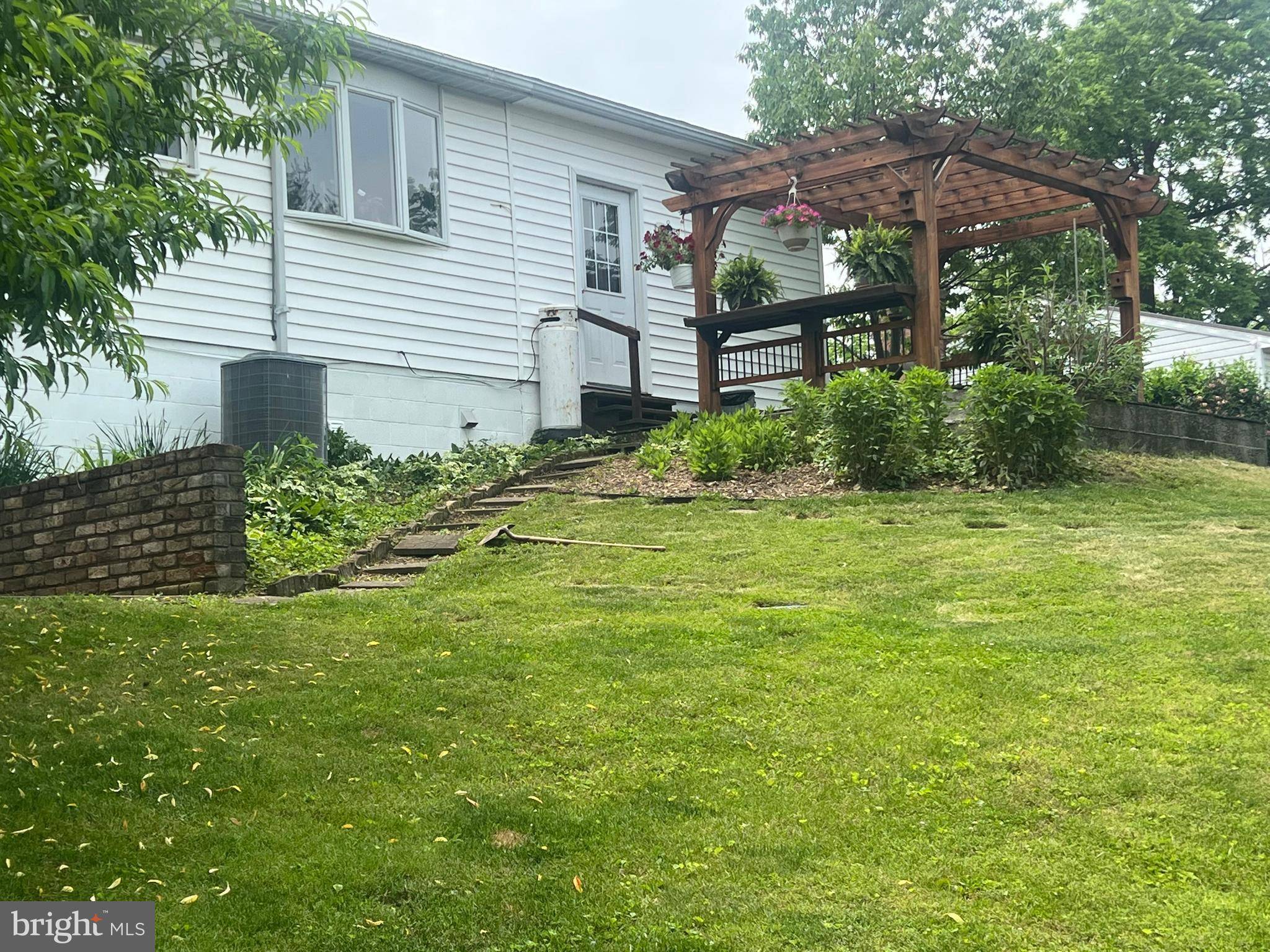 Hagerstown, MD 21740,16208 SPADE RD