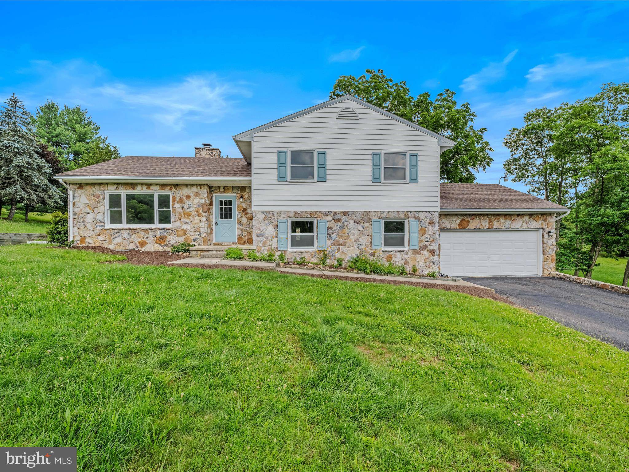 Berkeley Springs, WV 25411,107 SPRING VALLEY DR