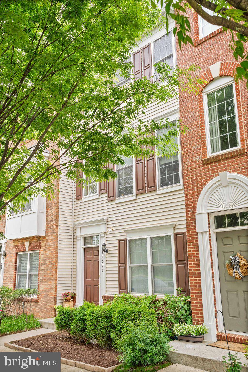 Chantilly, VA 20152,42927 MCCOMAS TER
