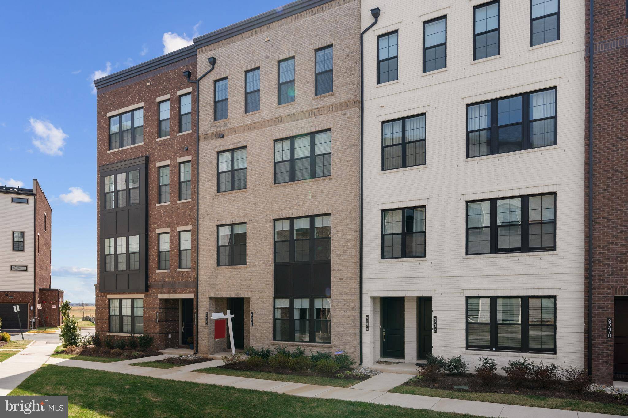 Ashburn, VA 20148,43476 DANVILLE TER