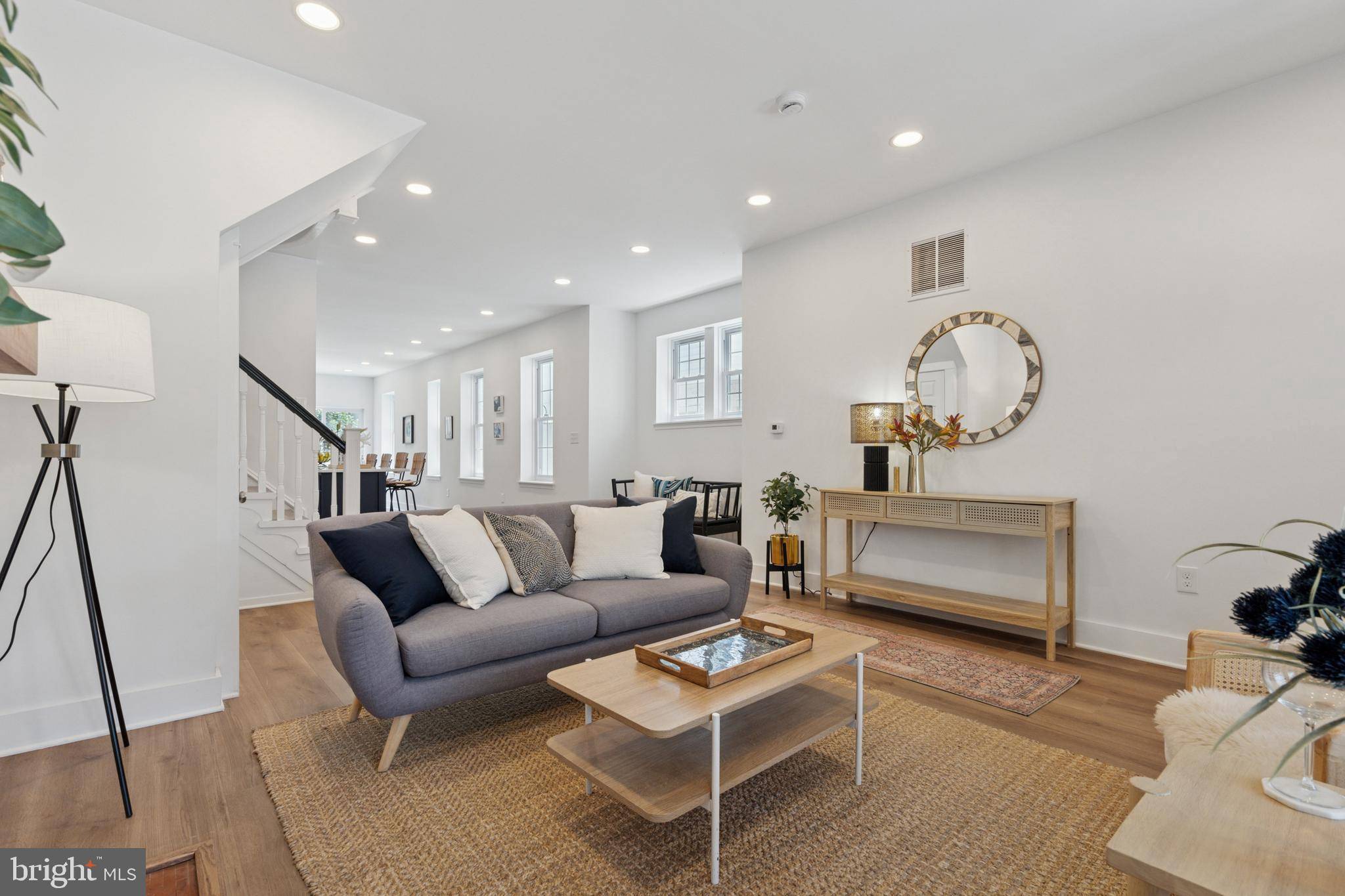 Philadelphia, PA 19144,358 W DUVAL ST