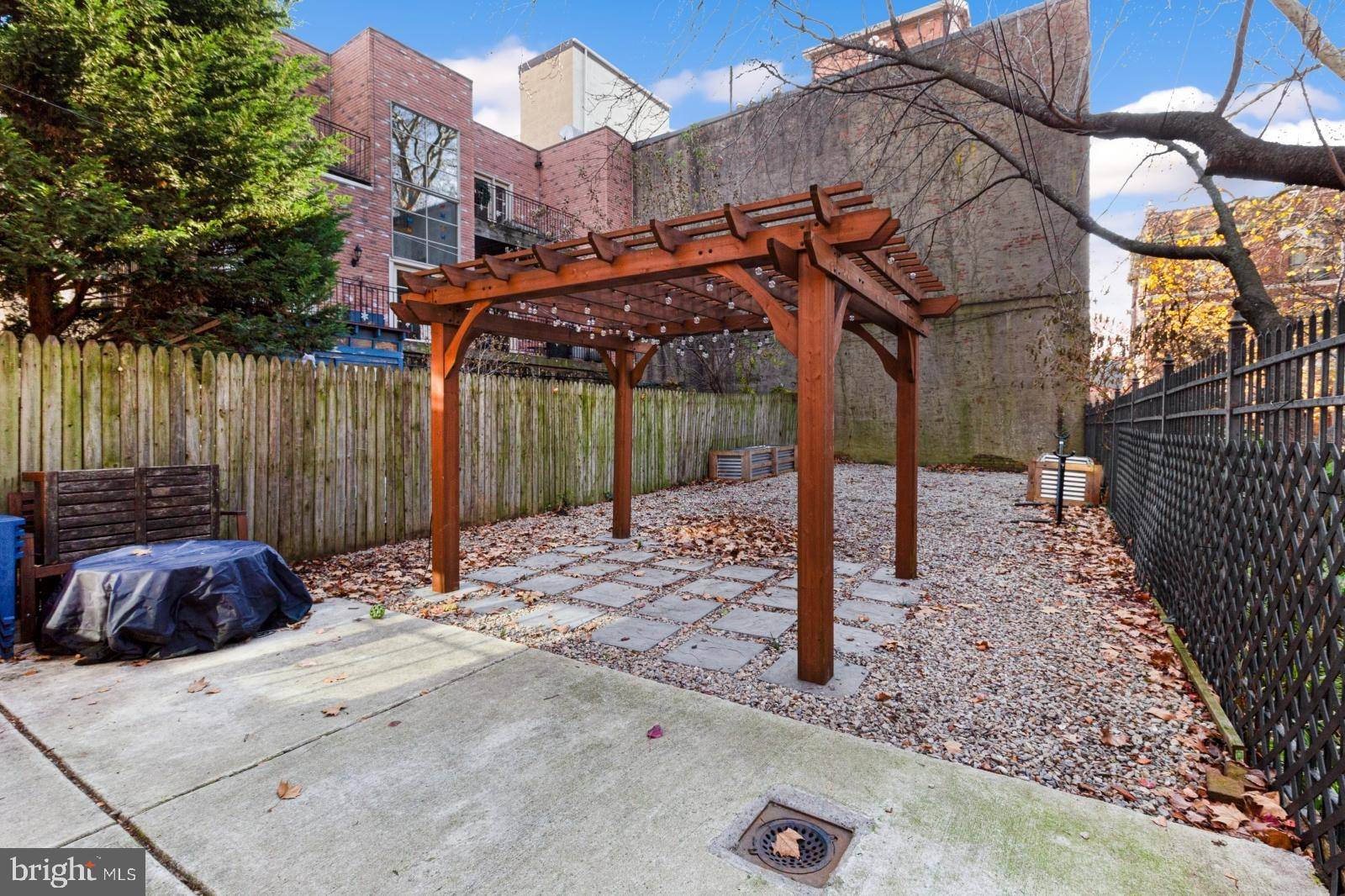 Philadelphia, PA 19147,212 CATHARINE ST #3