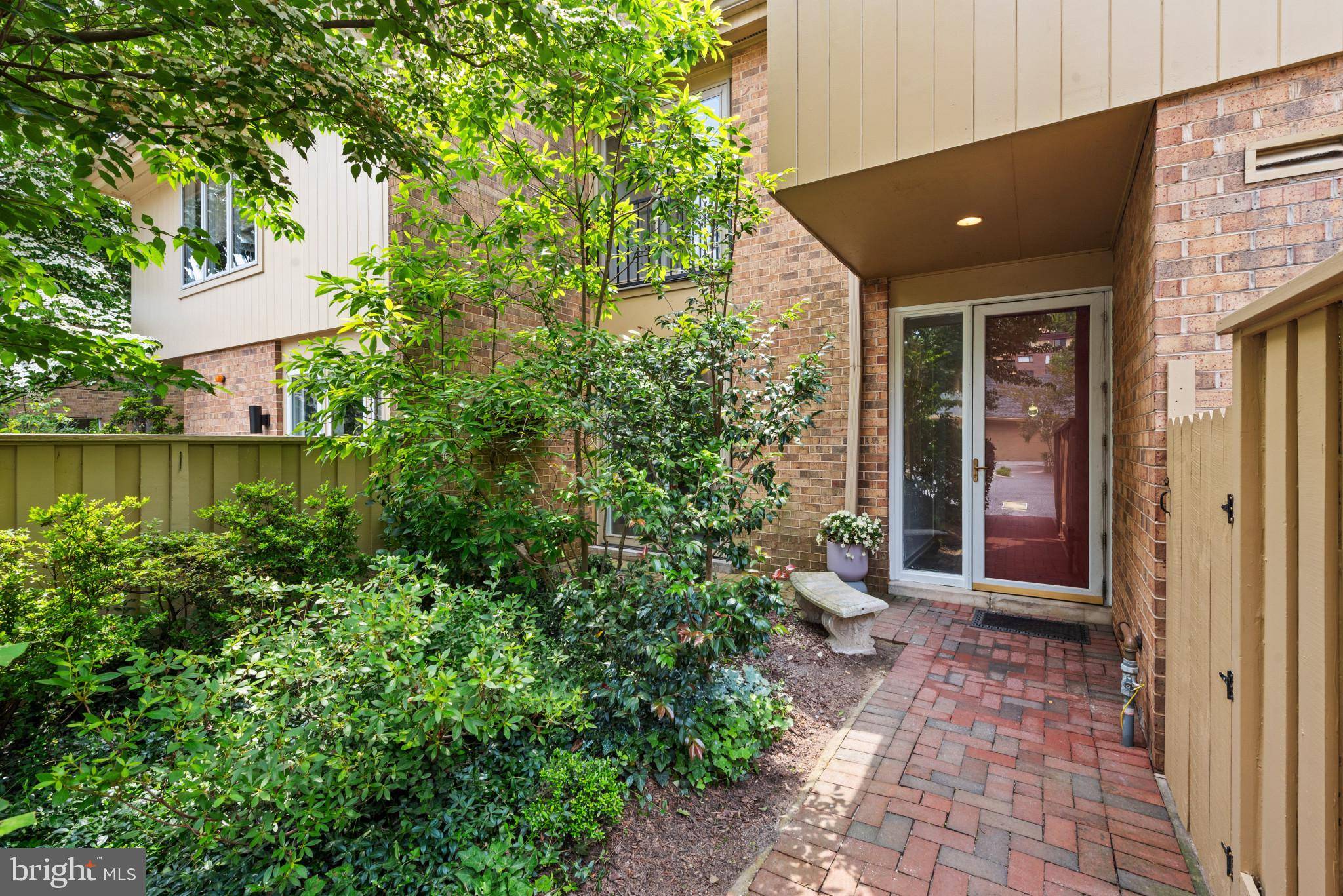 Baltimore, MD 21210,6 ROLAND MEWS #R46