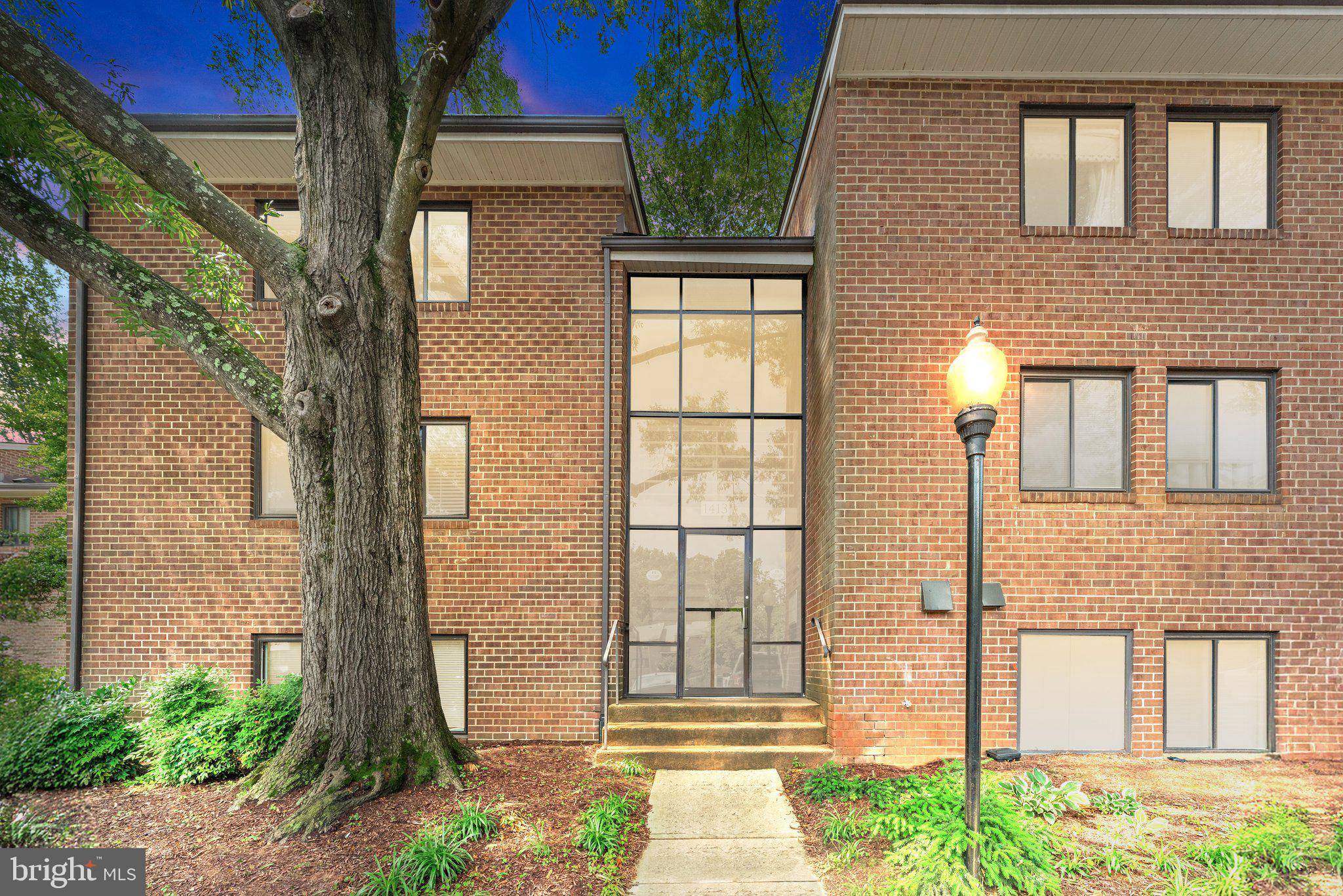 Reston, VA 20190,1413 NORTHGATE SQ #13/2A