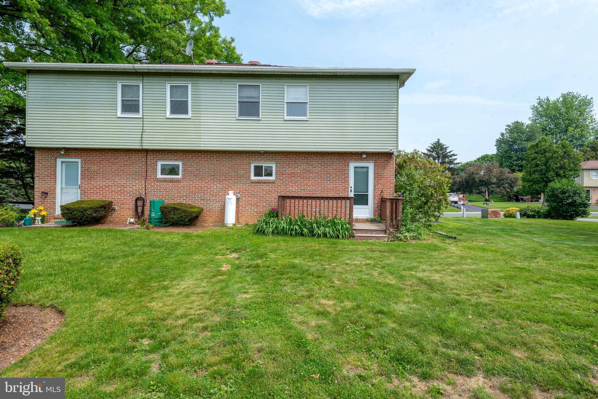 Columbia, PA 17512,1242 STAMAN LN