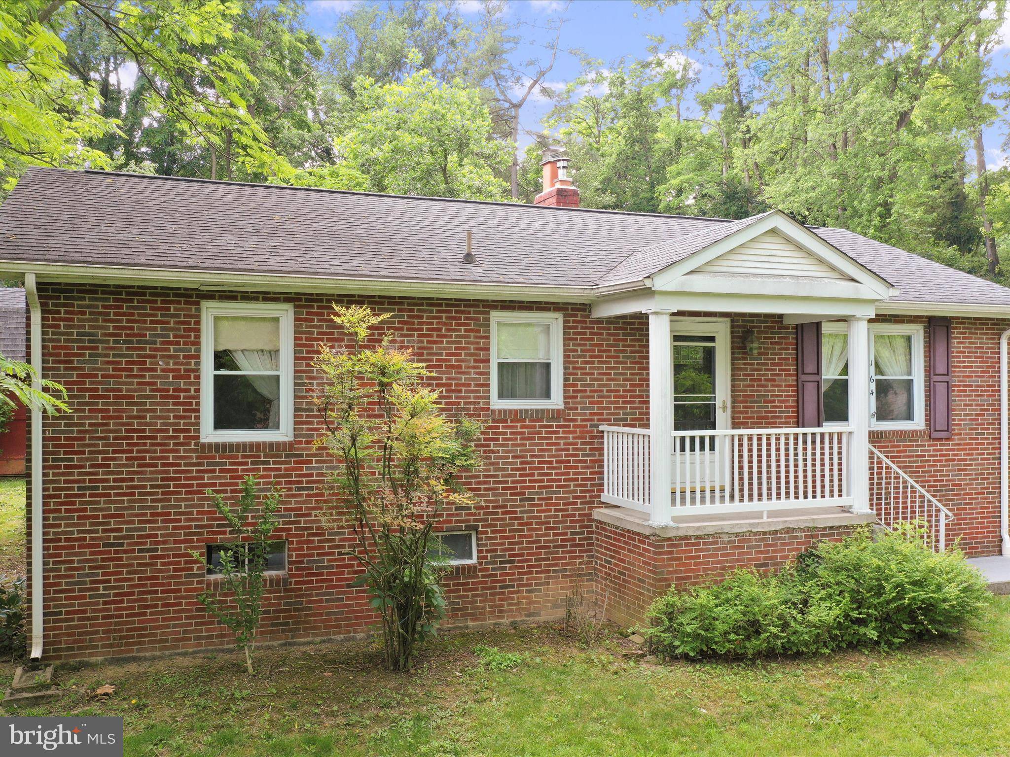 Strasburg, VA 22657,164 E MAPHIS ST