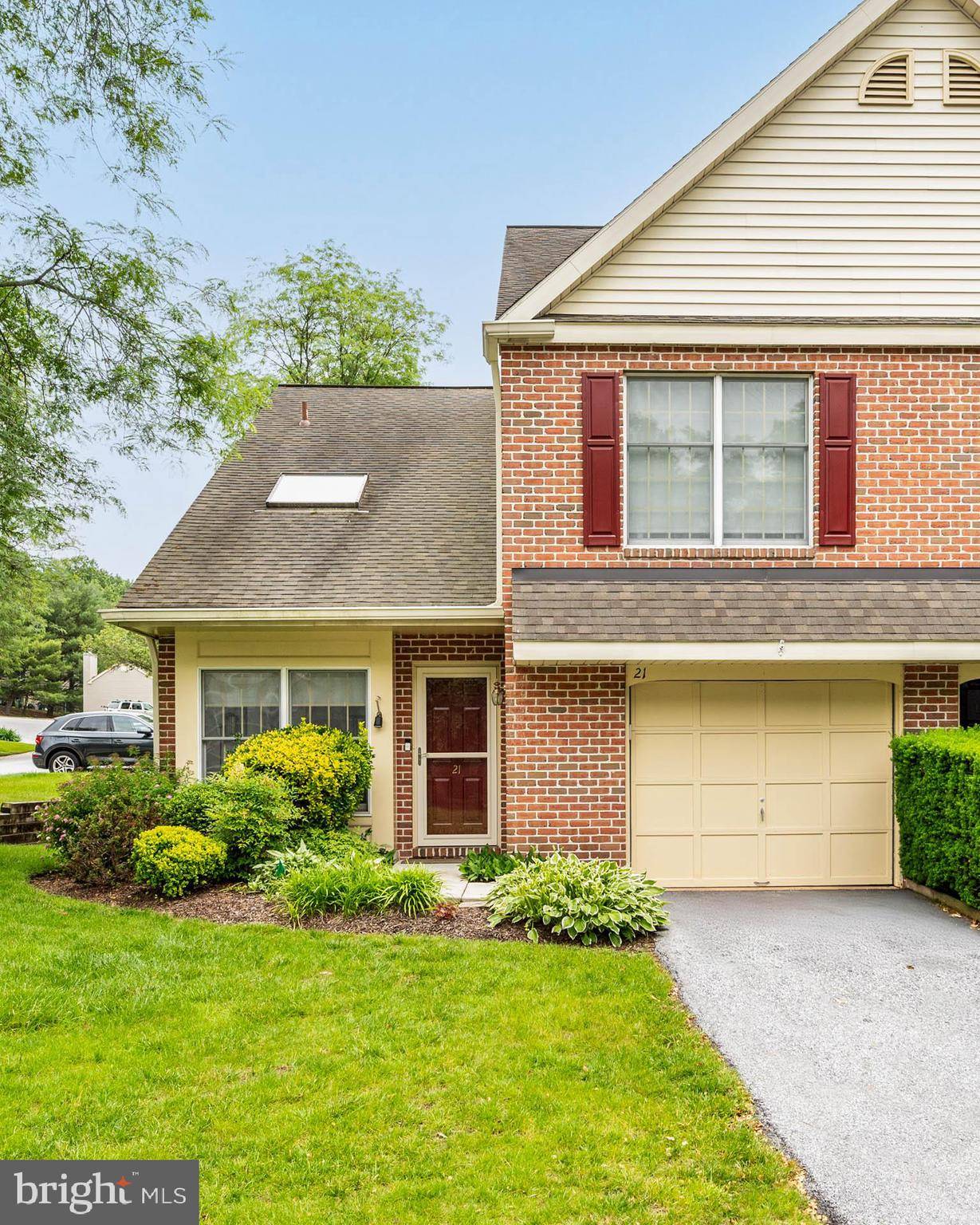 Downingtown, PA 19335,21 MAY APPLE DR #74