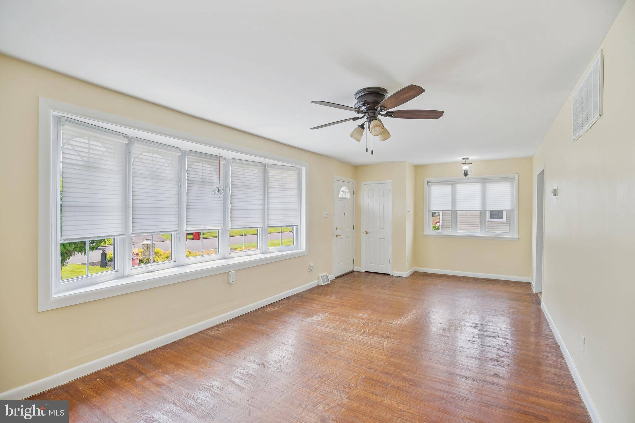 Warminster, PA 18974,130 HORSESHOE LN