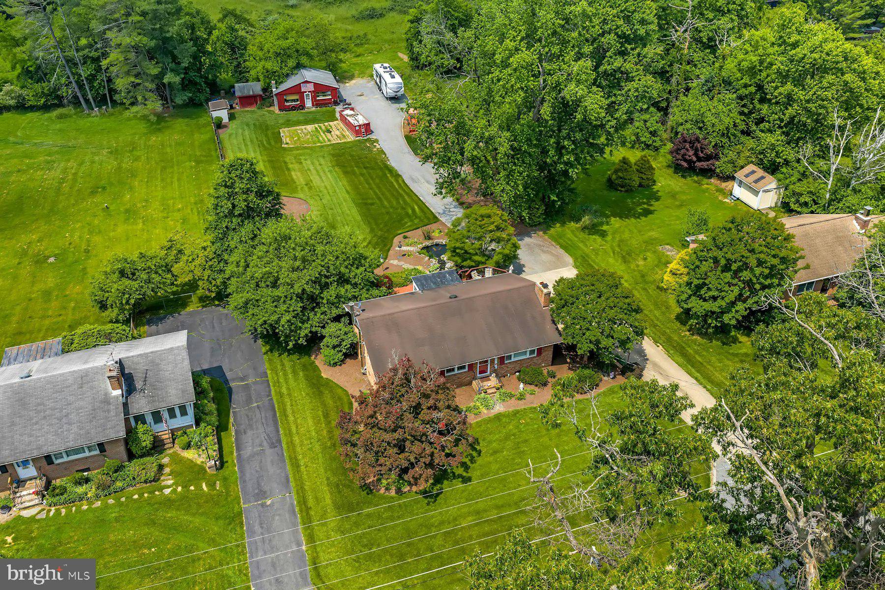 Round Hill, VA 20141,17447 LAKEFIELD RD