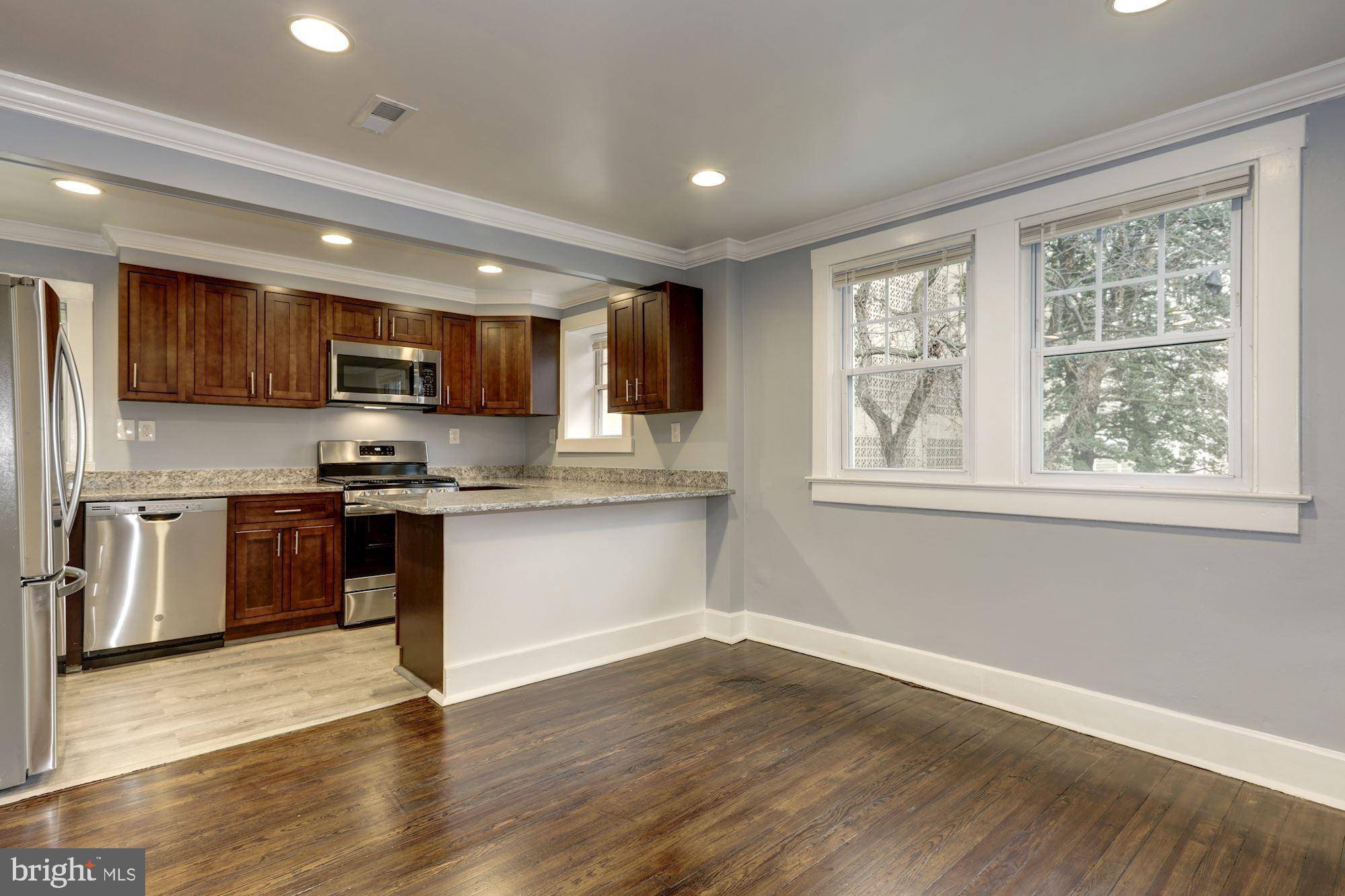 Silver Spring, MD 20910,811 THAYER AVE #2