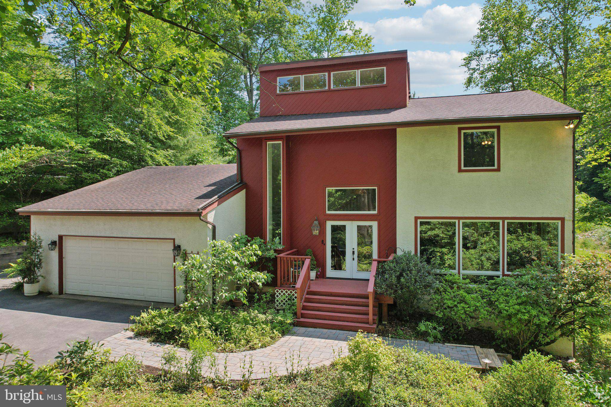 Newtown Square, PA 19073,660 EARLES LN