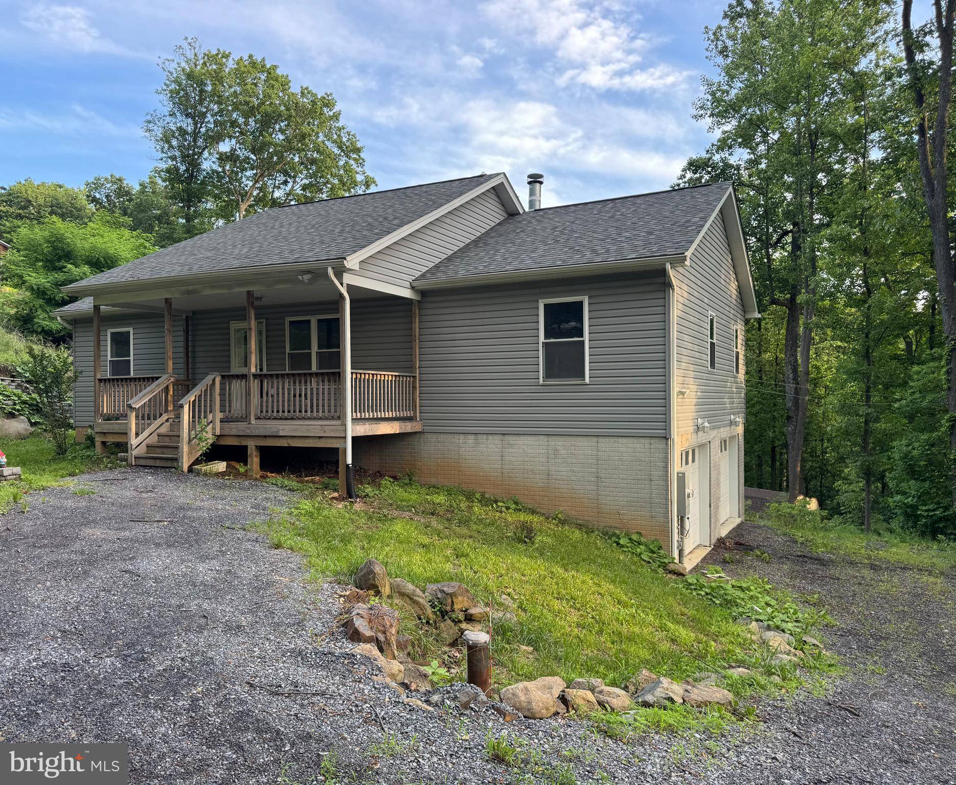 Linden, VA 22642,87 TULIP POPLAR DR