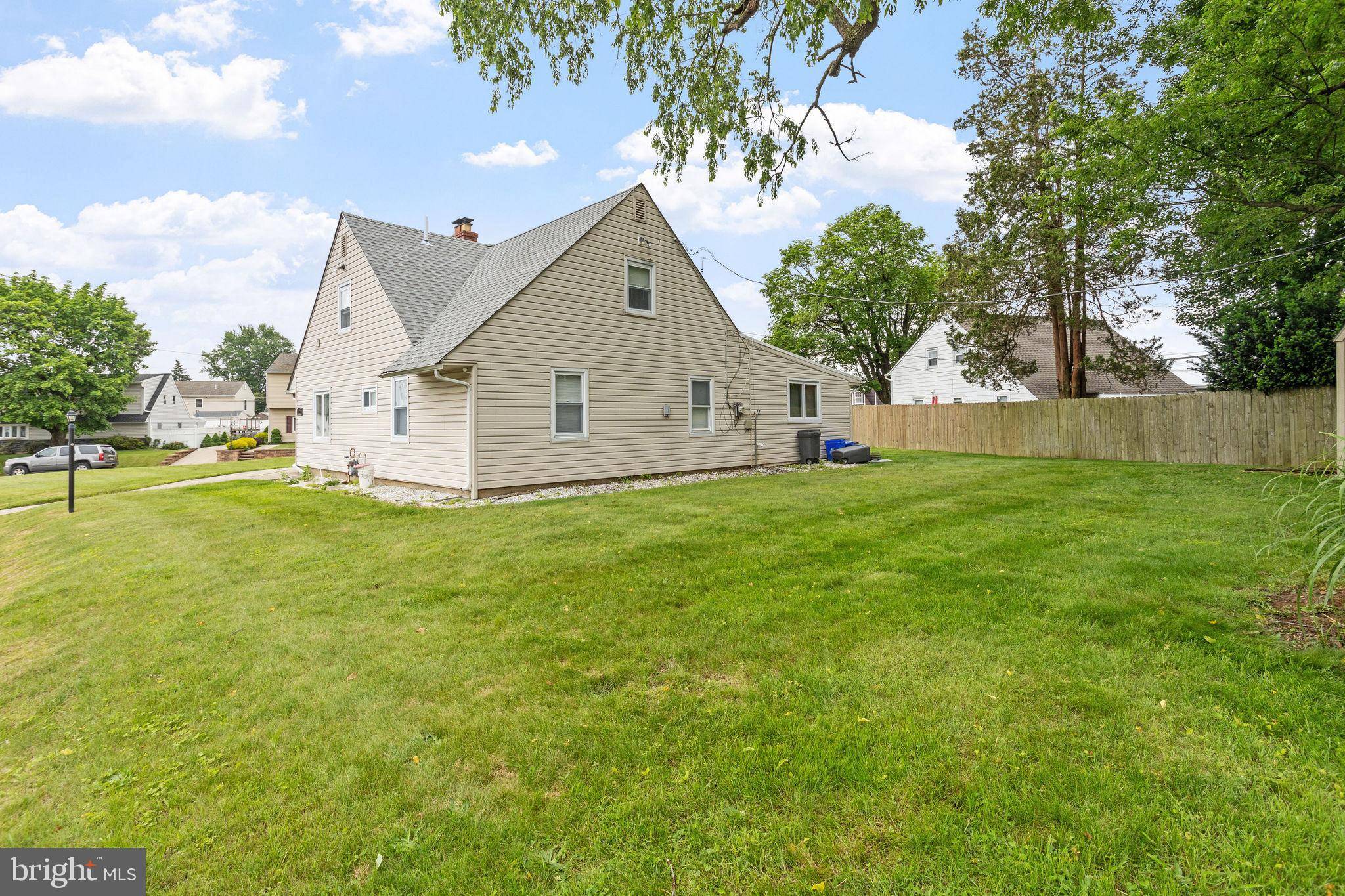 Philadelphia, PA 19114,9323 CLOVERLY RD