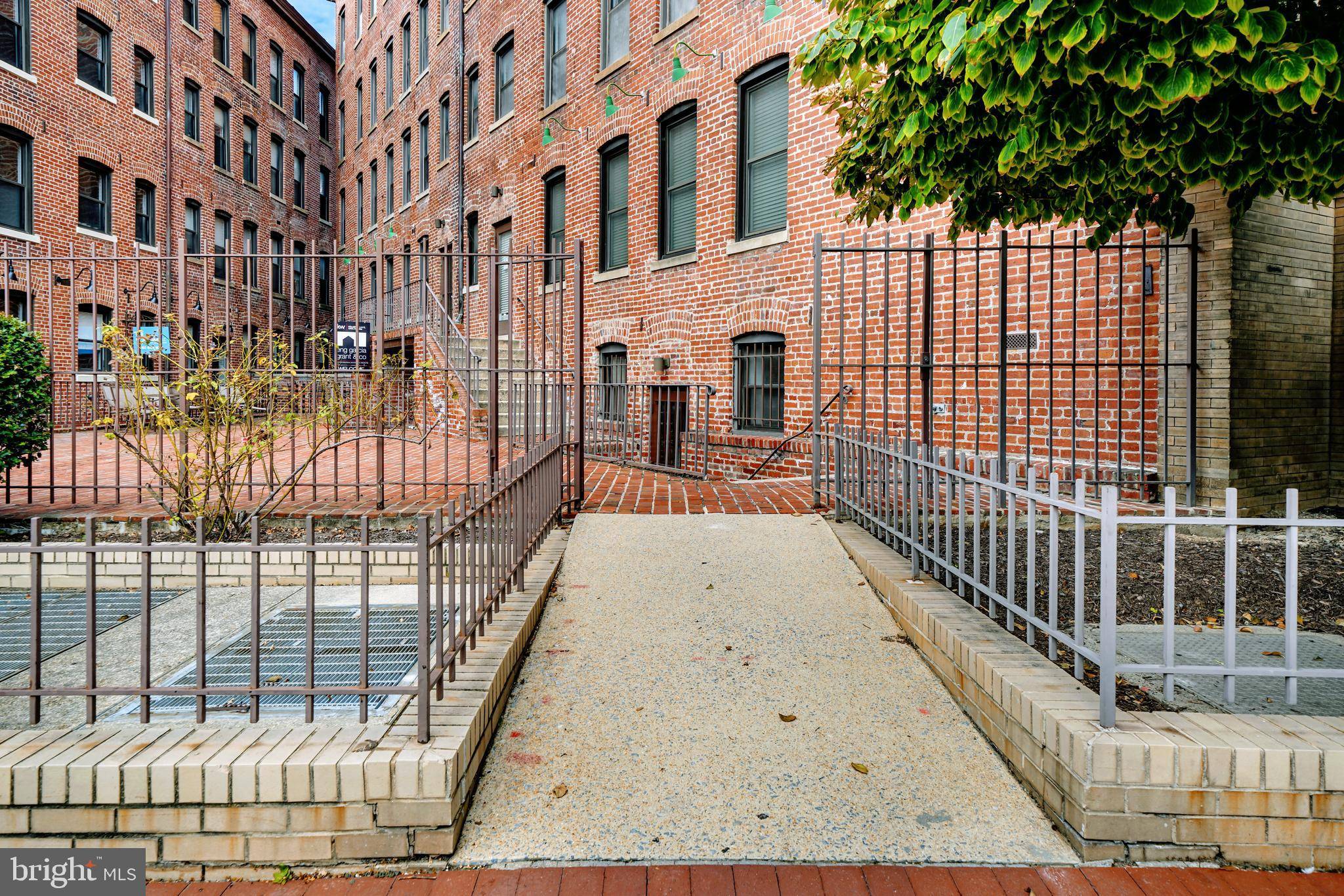 Washington, DC 20009,1930 18TH ST NW #B2