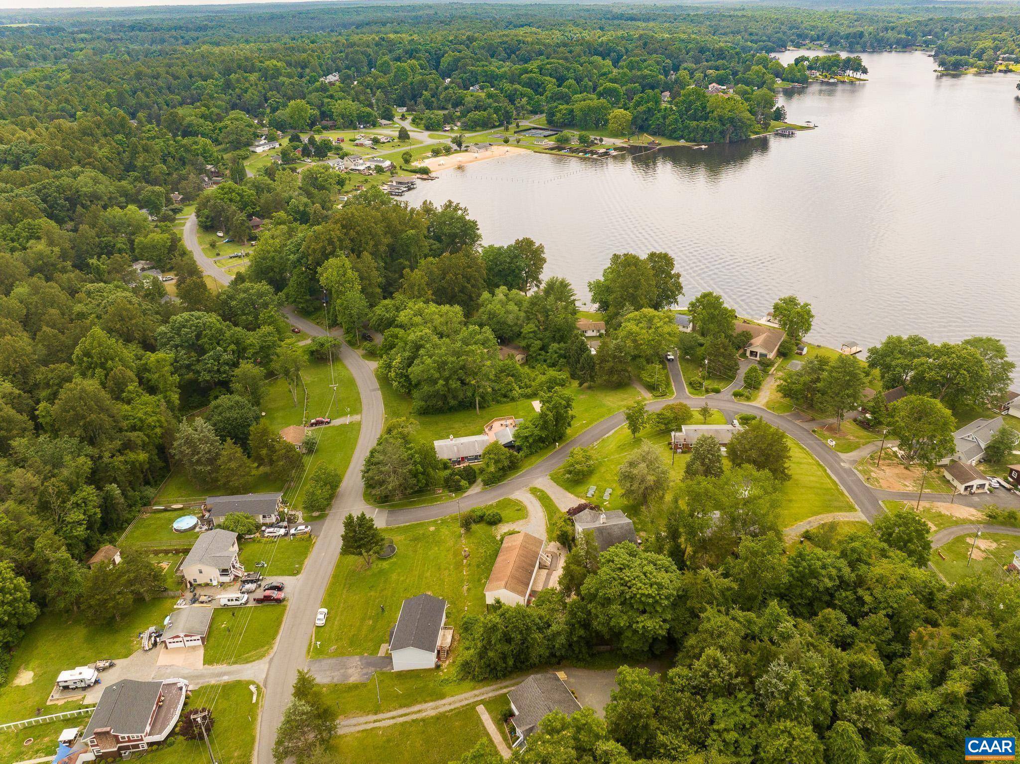 Louisa, VA 23093,516 S LAKESHORE DR