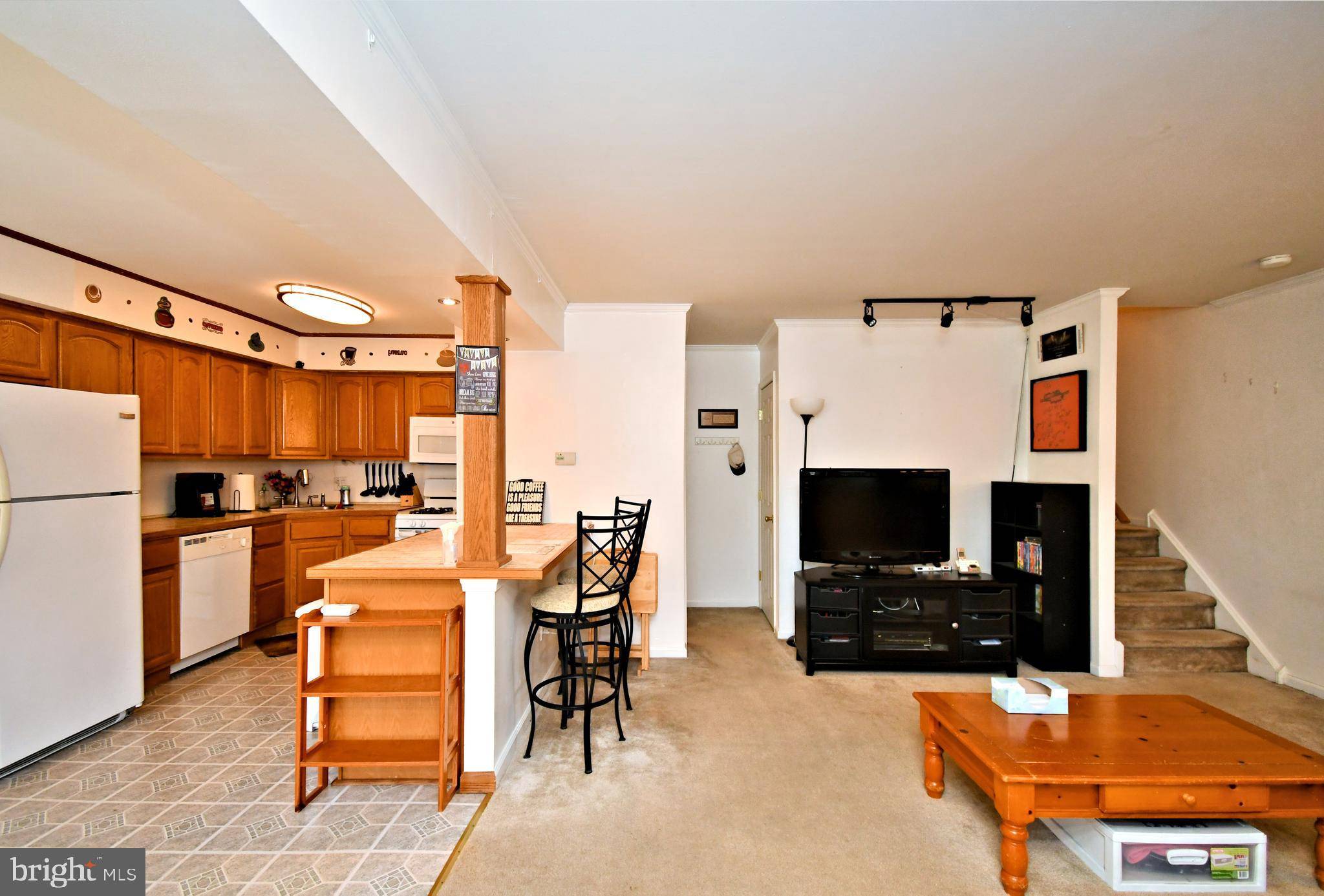 Hatboro, PA 19040,325 S WARMINSTER RD #A-10