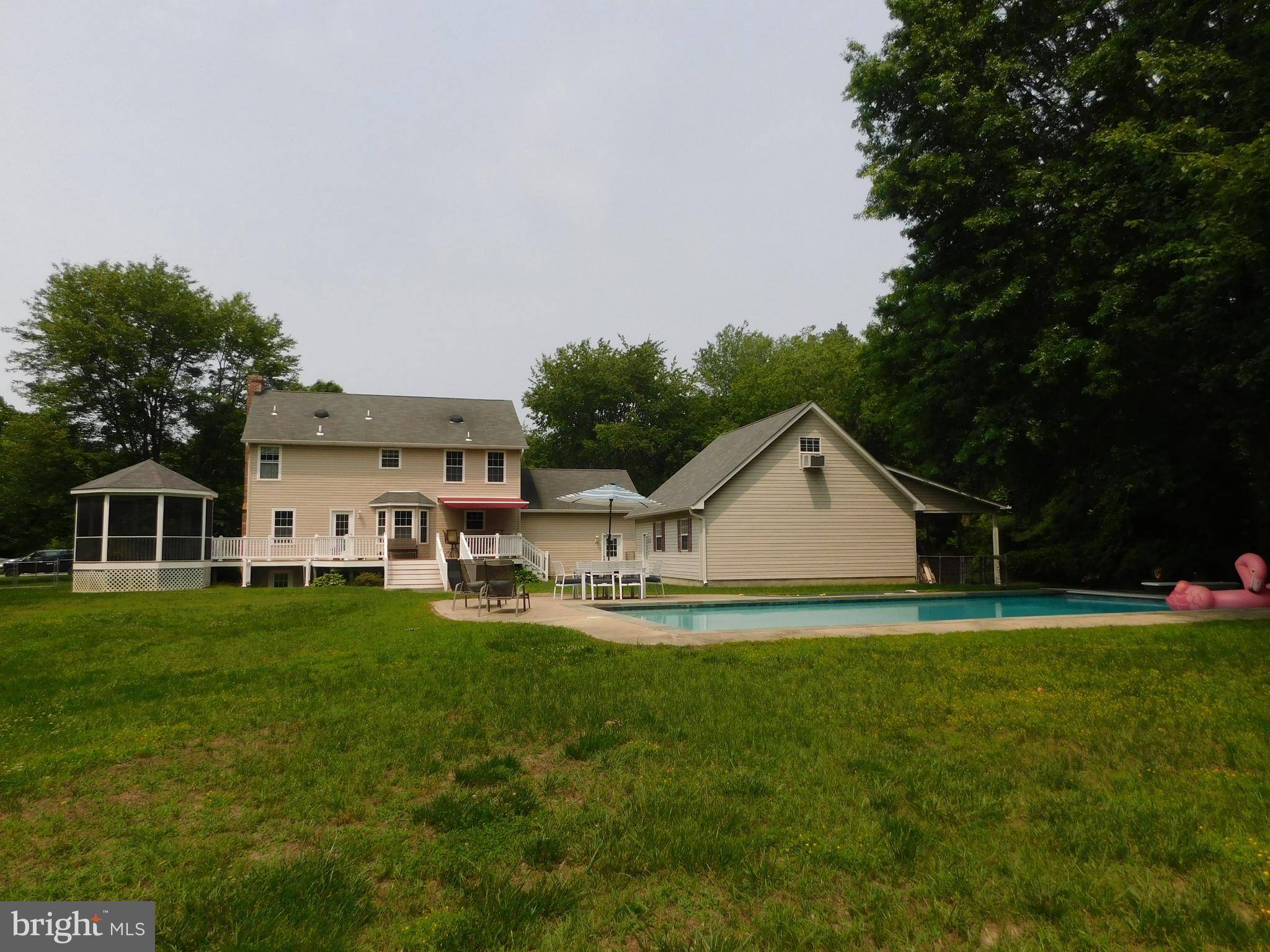 Prince Frederick, MD 20678,215 CEDAR BEACH DR