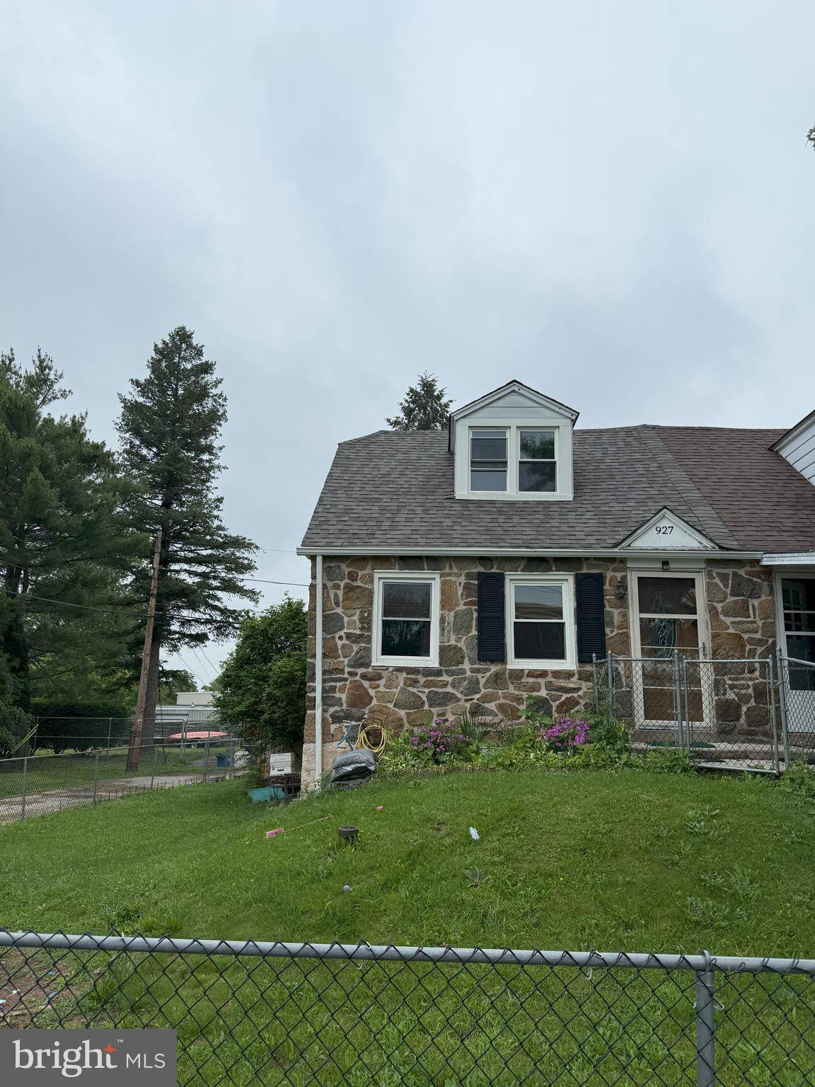 Phoenixville, PA 19460,927 WOODLAWN AVE