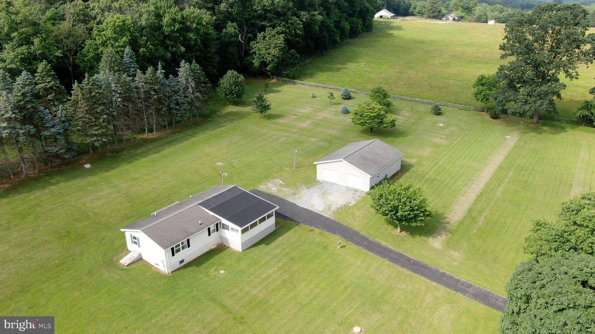 Spring Grove, PA 17362,1953 RENOLL LN