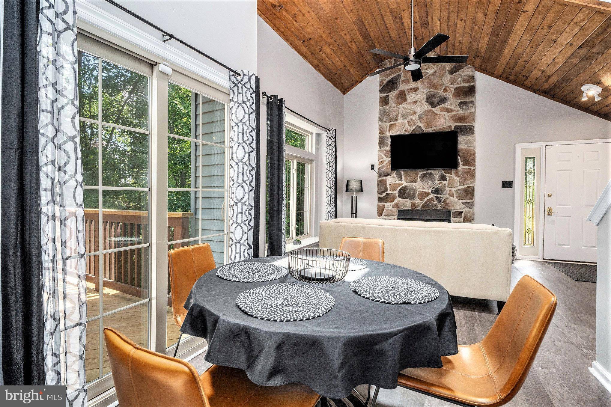 Horsham, PA 19044,303 GREEN MEADOW LN