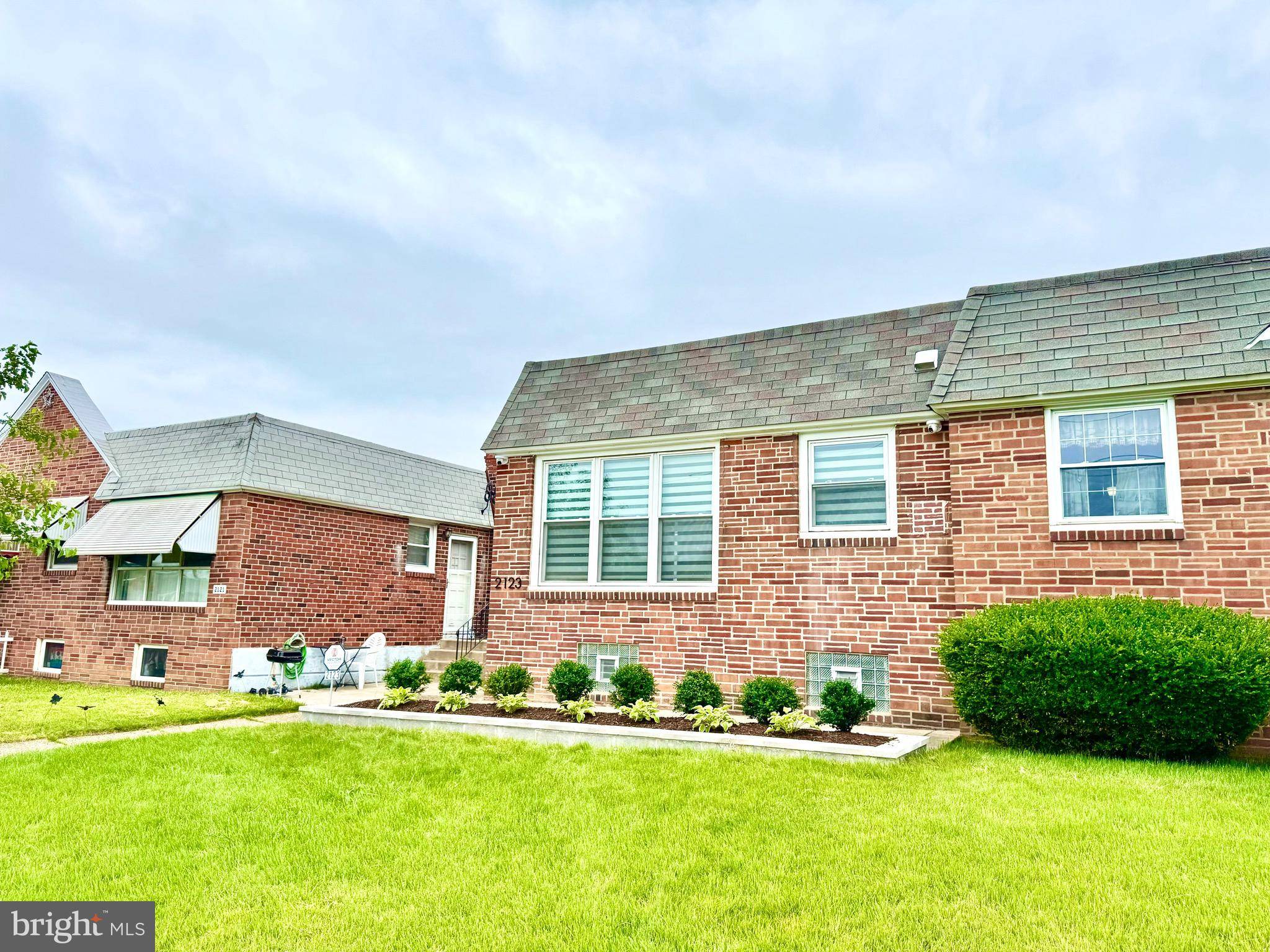 Philadelphia, PA 19152,2123 FAUNCE ST