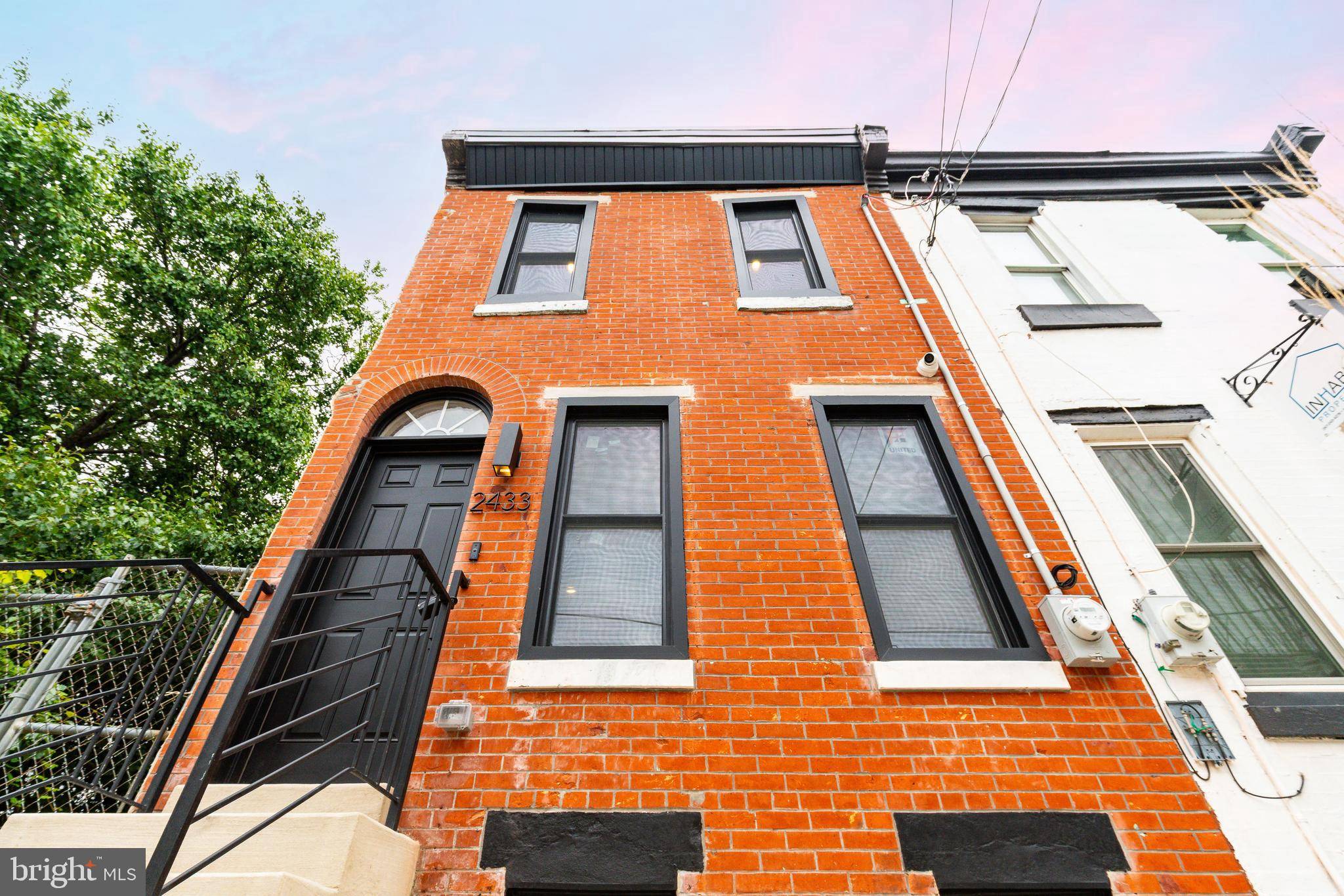 Philadelphia, PA 19121,2433 W SEYBERT ST