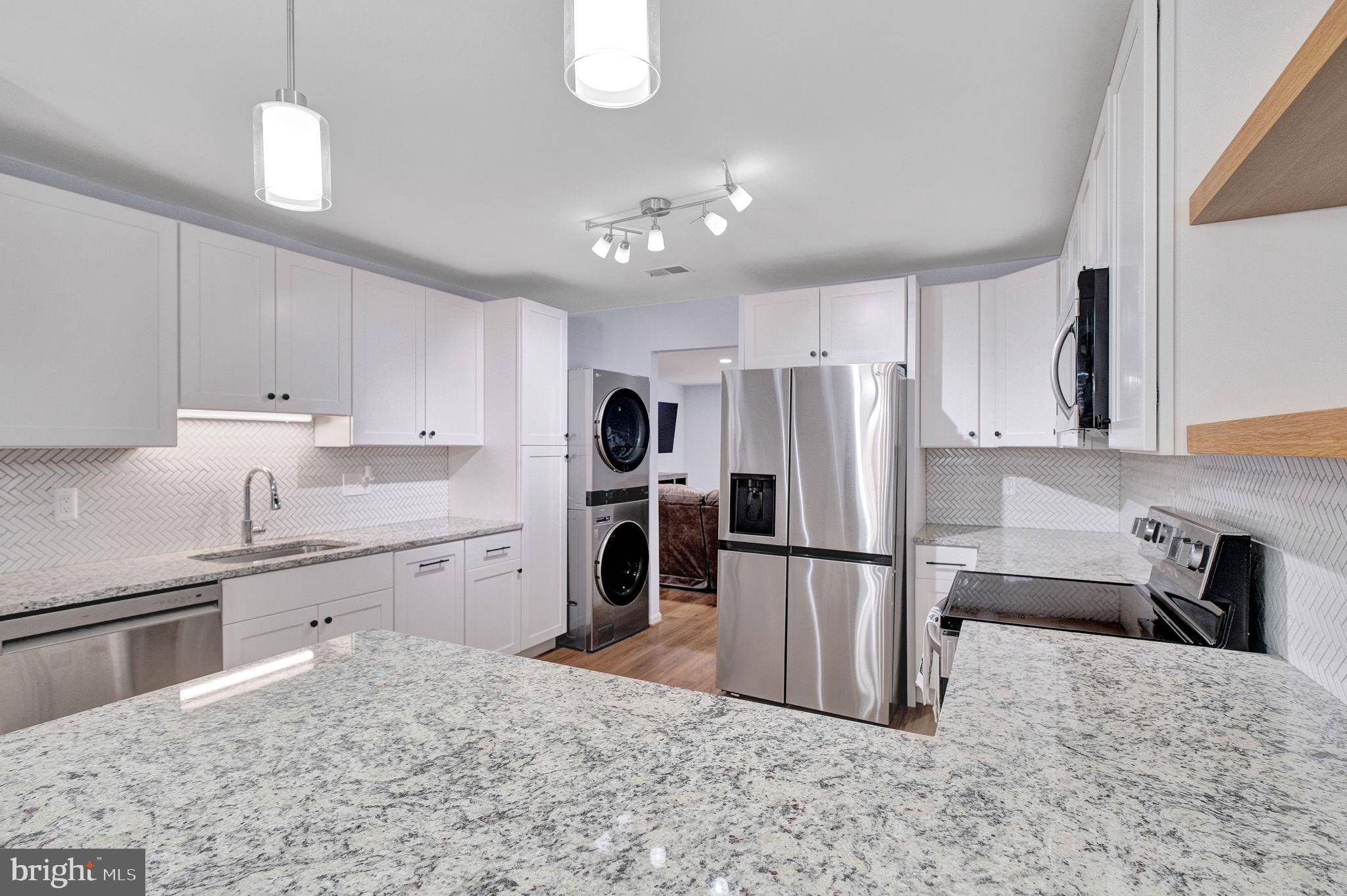 Triangle, VA 22172,18077 OLDE PORT LN